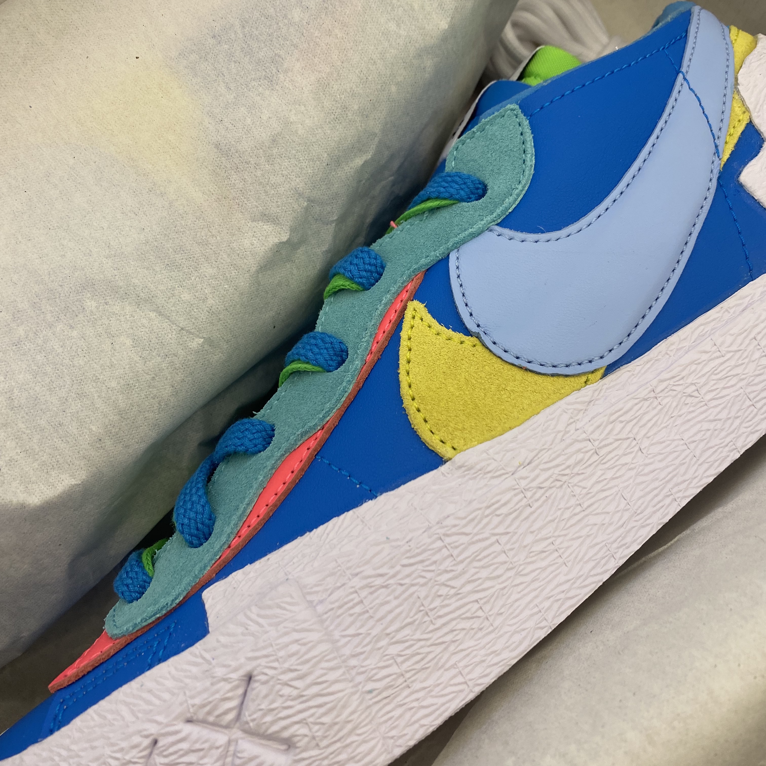 Nike x Sacai x Kaws Blazer Low Neptune Blue 착용 스타일
