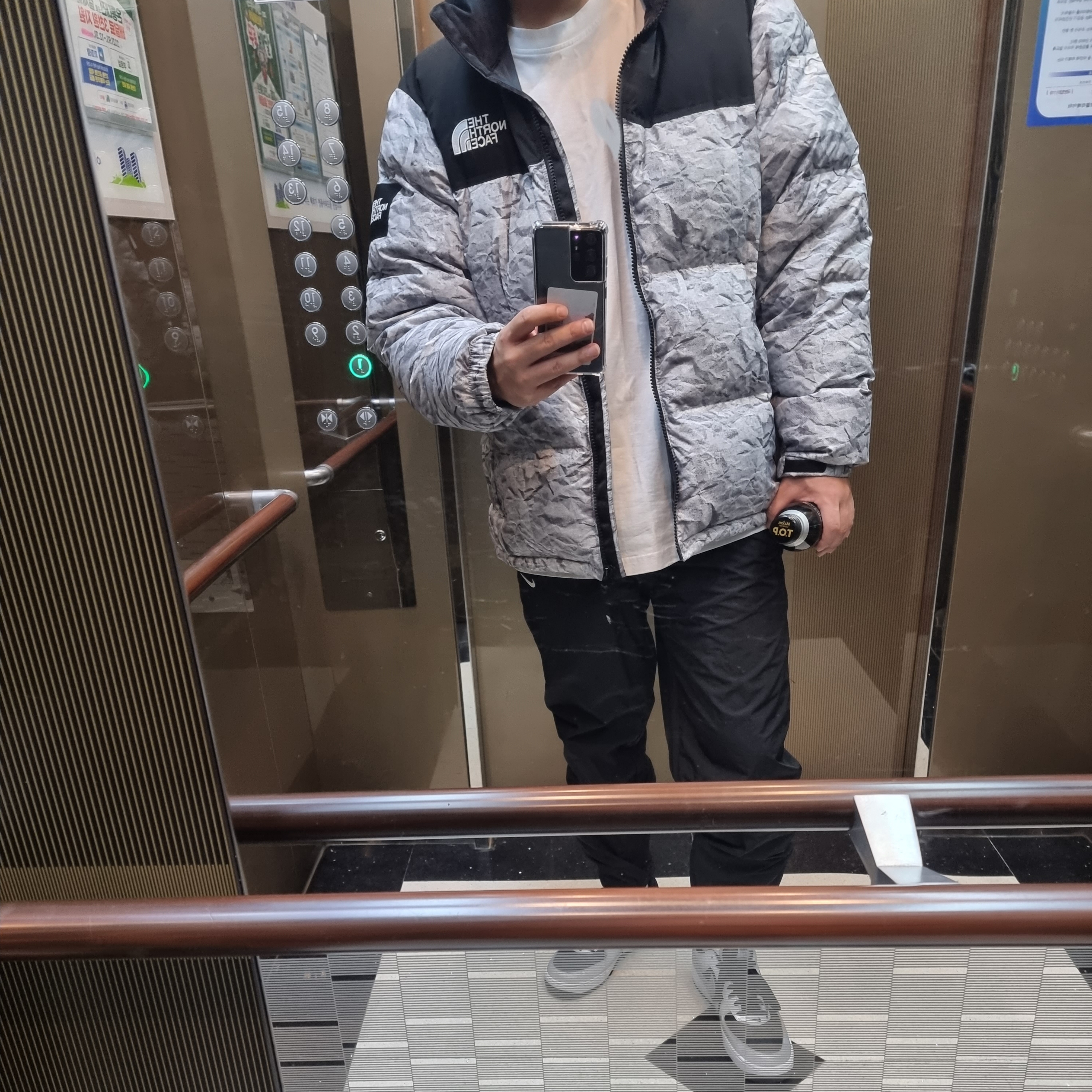 The North Face White Label Novelty Nuptse Down Jacket White, Nike M NRG Track Pants Black 착용 스타일