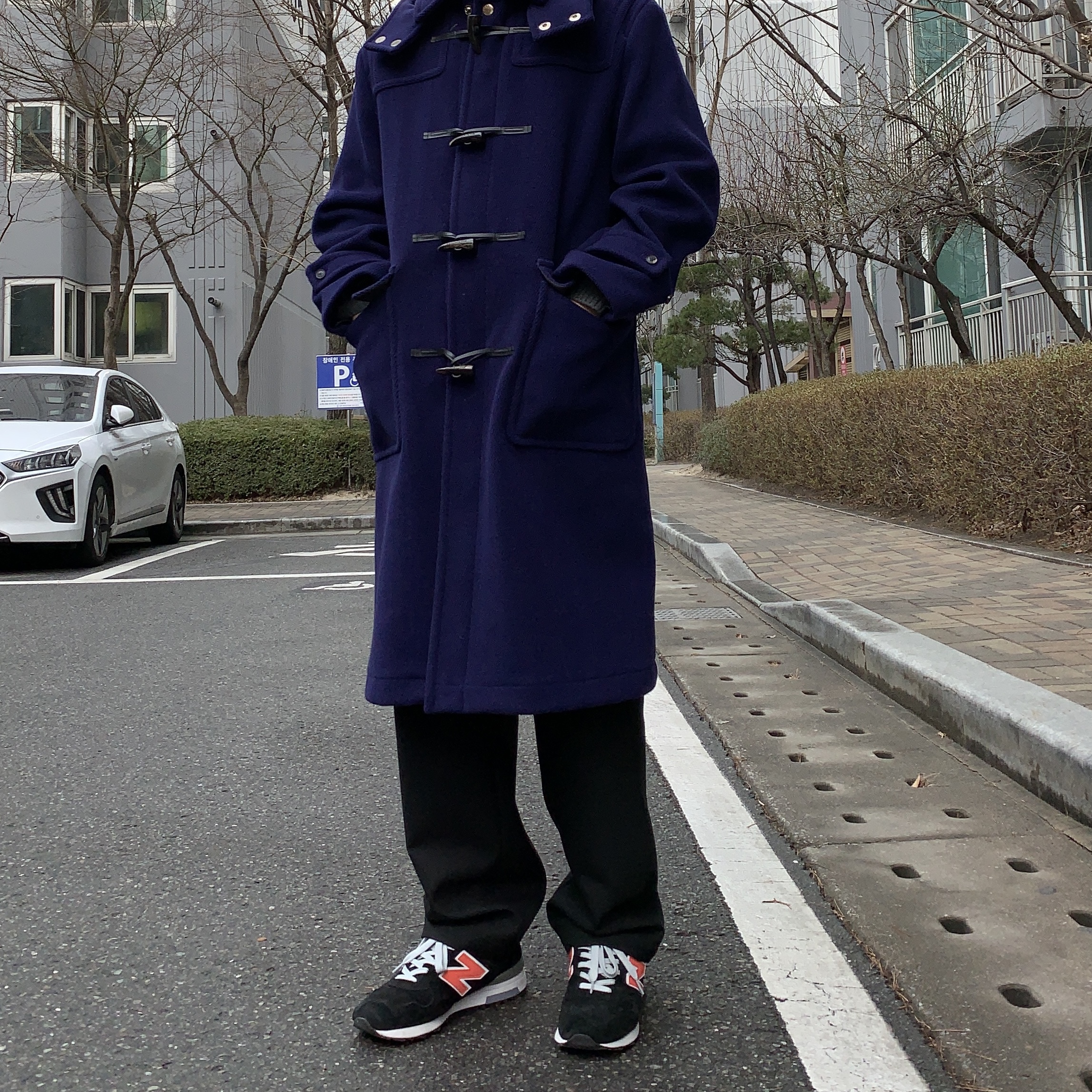 New Balance x J.Crew 1400 Made in USA Black Orange 착용 스타일 - 3