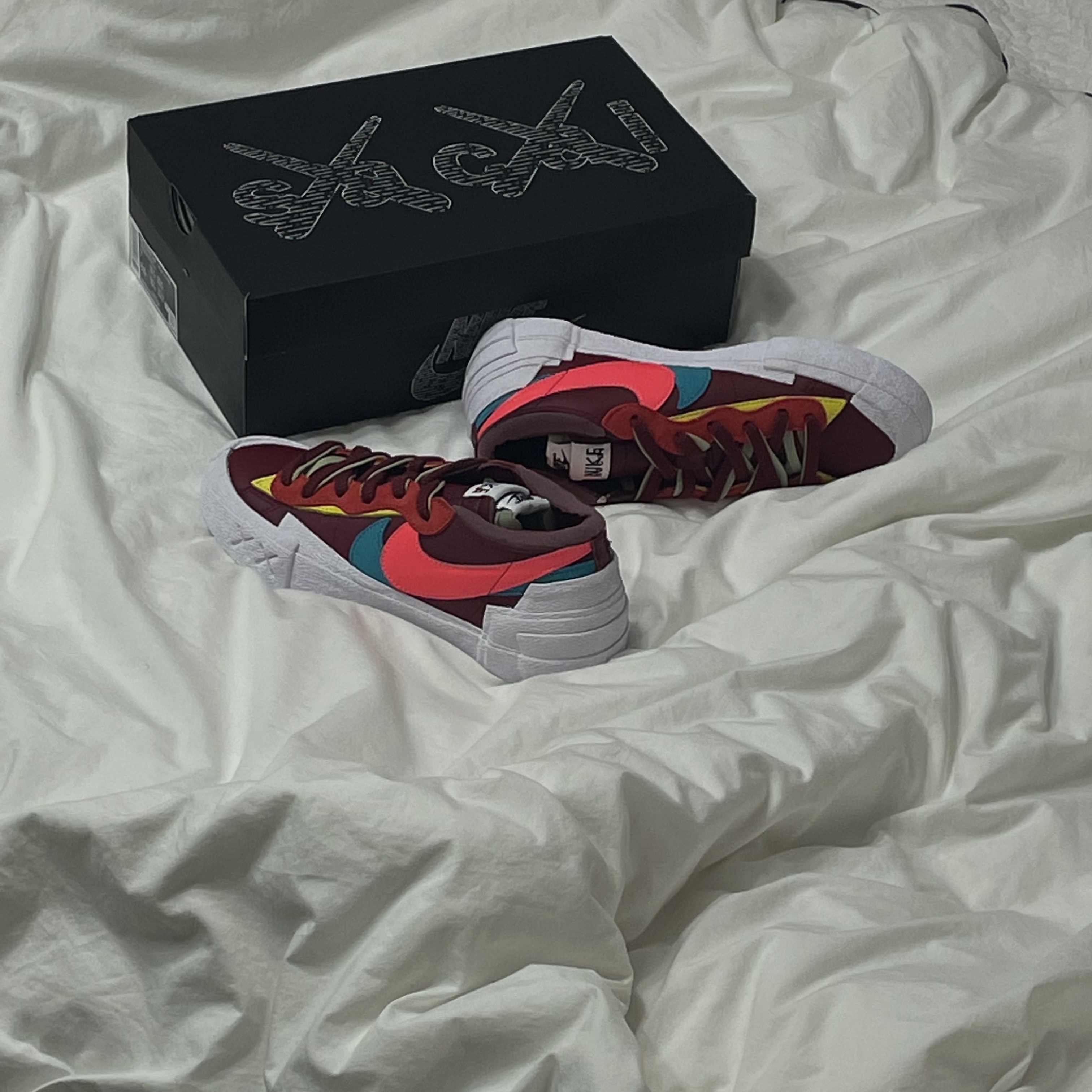 Nike x Sacai x Kaws Blazer Low Team Red 착용 스타일