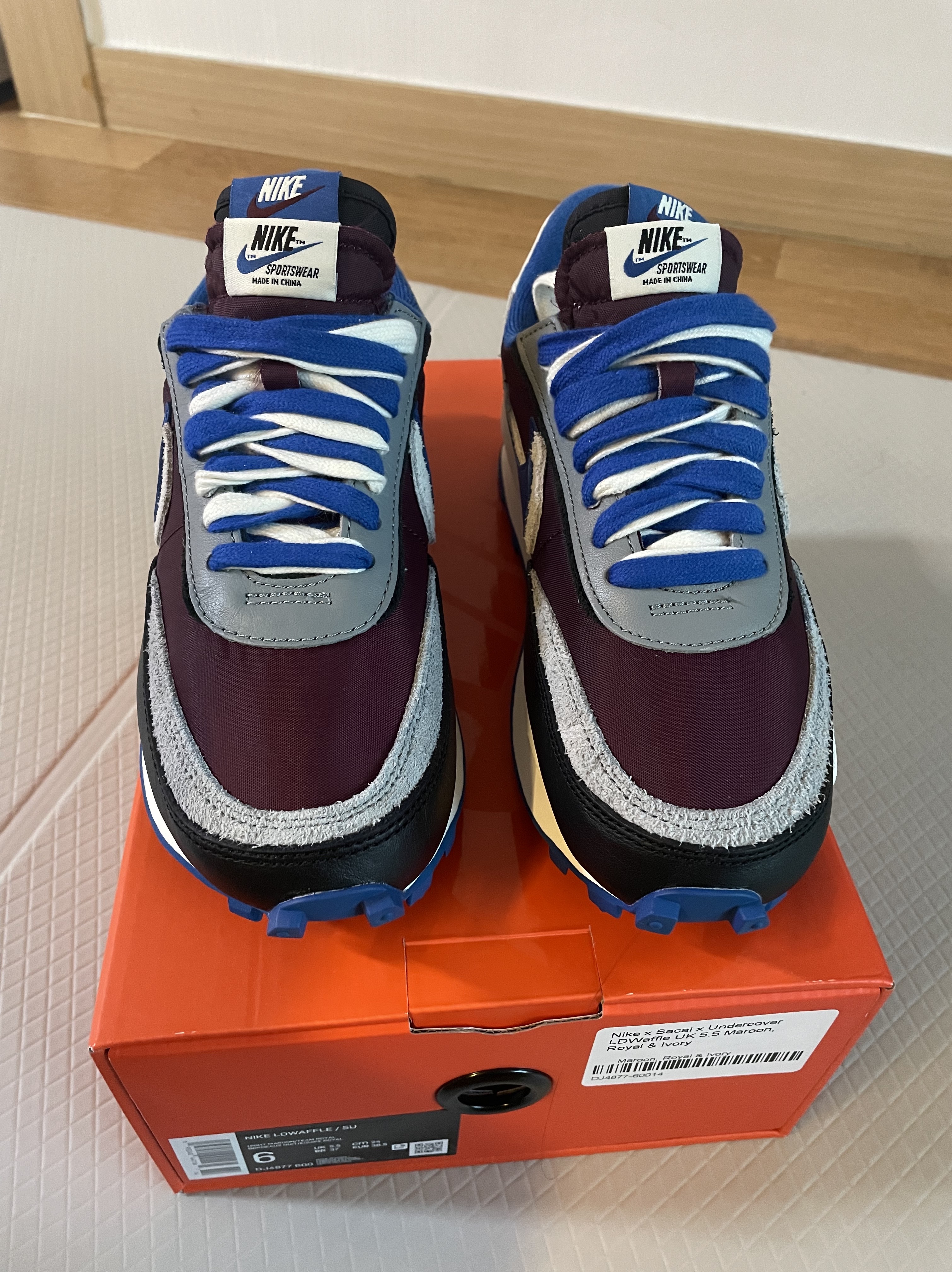 Nike x Sacai x Undercover LDWaffle Night Maroon Team Royal 착용 스타일
