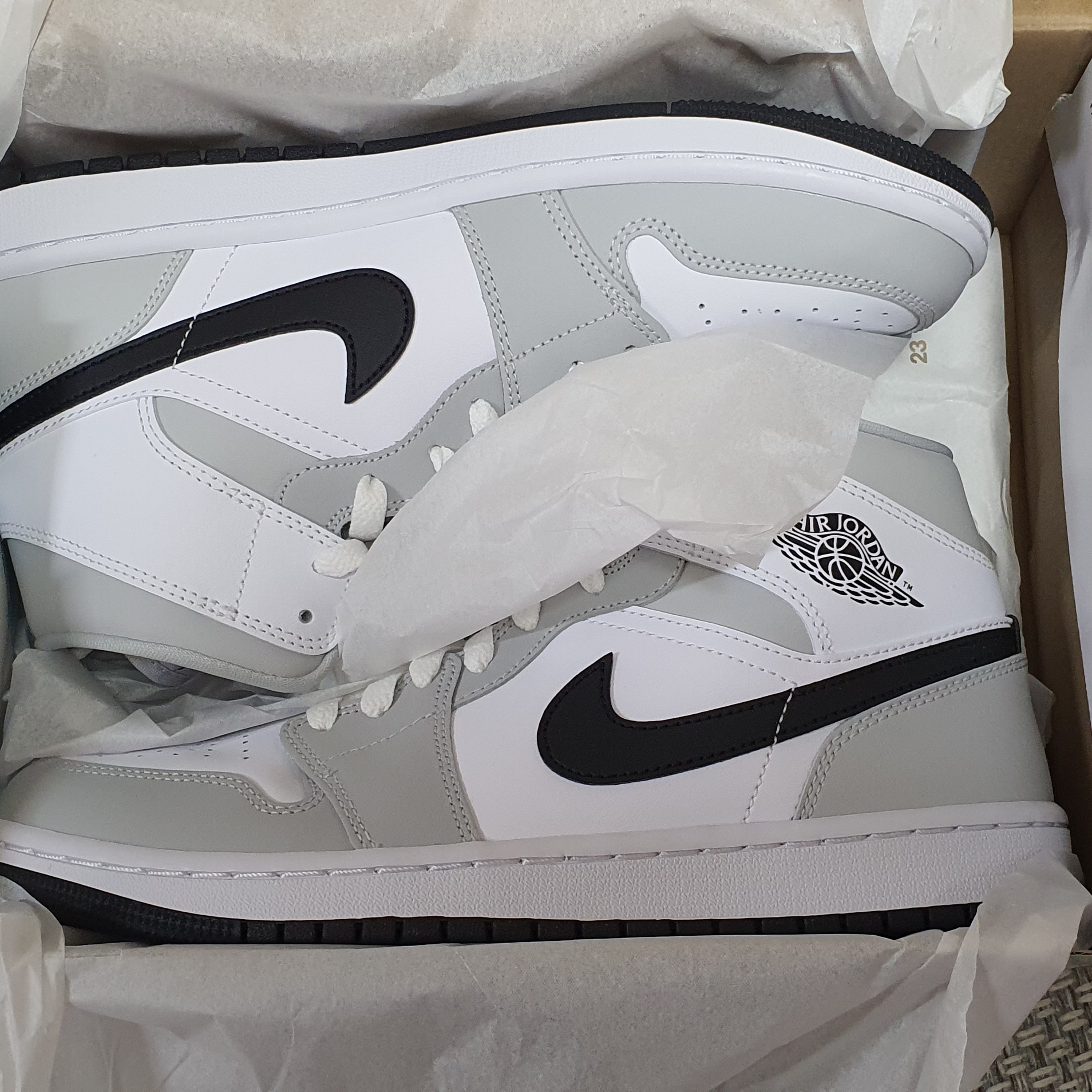 (W) Jordan 1 Mid Grey Fog 착용 스타일 - 2