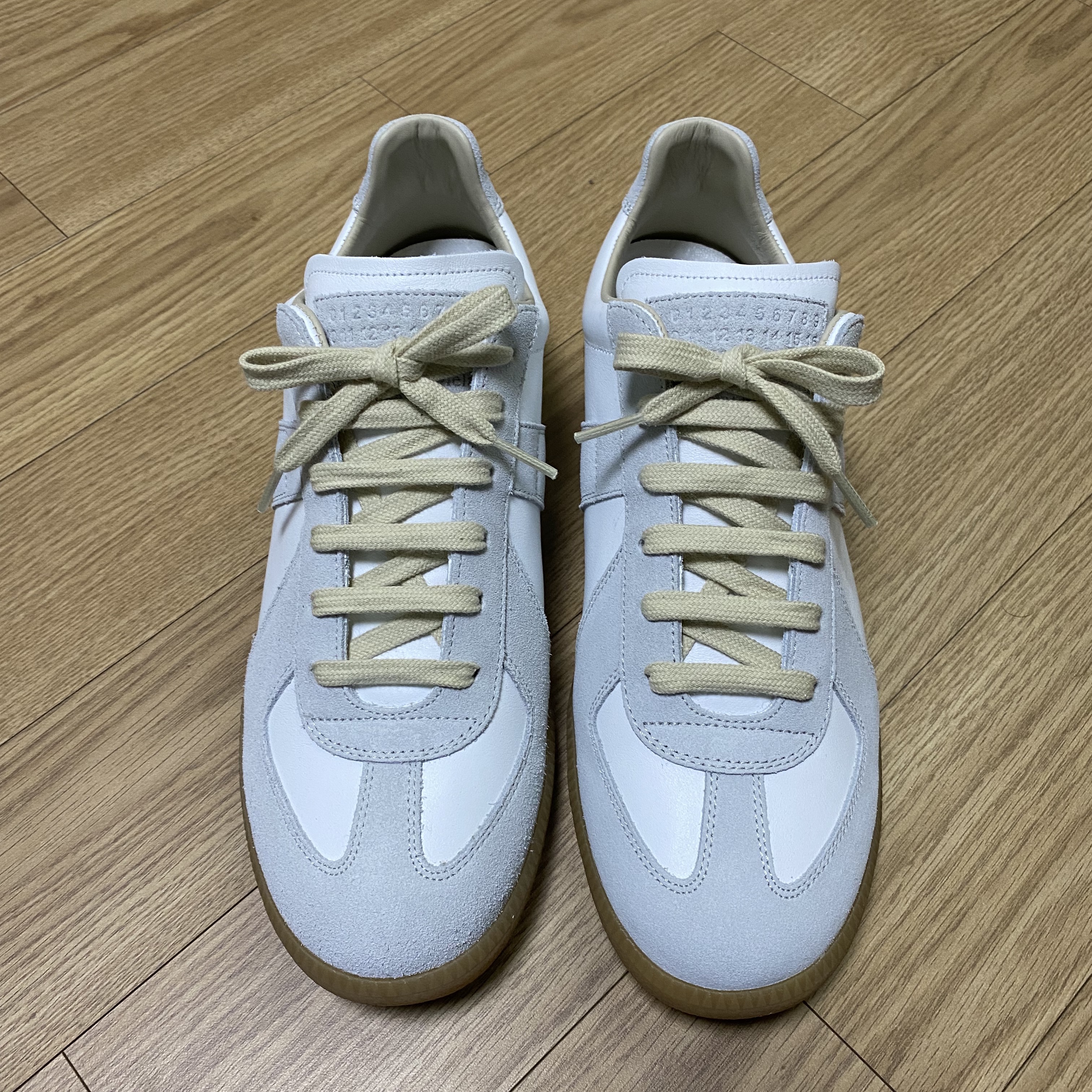 Maison Margiela Calfskin Replica Sneakers 착용 스타일