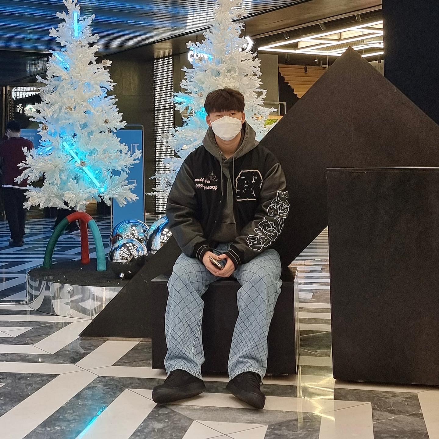 Nike x Stussy Air Force 1 Low Triple Black, Jordan 1 x Travis Scott x Fragment Retro Low OG SP Military Blue 착용 스타일 - 2
