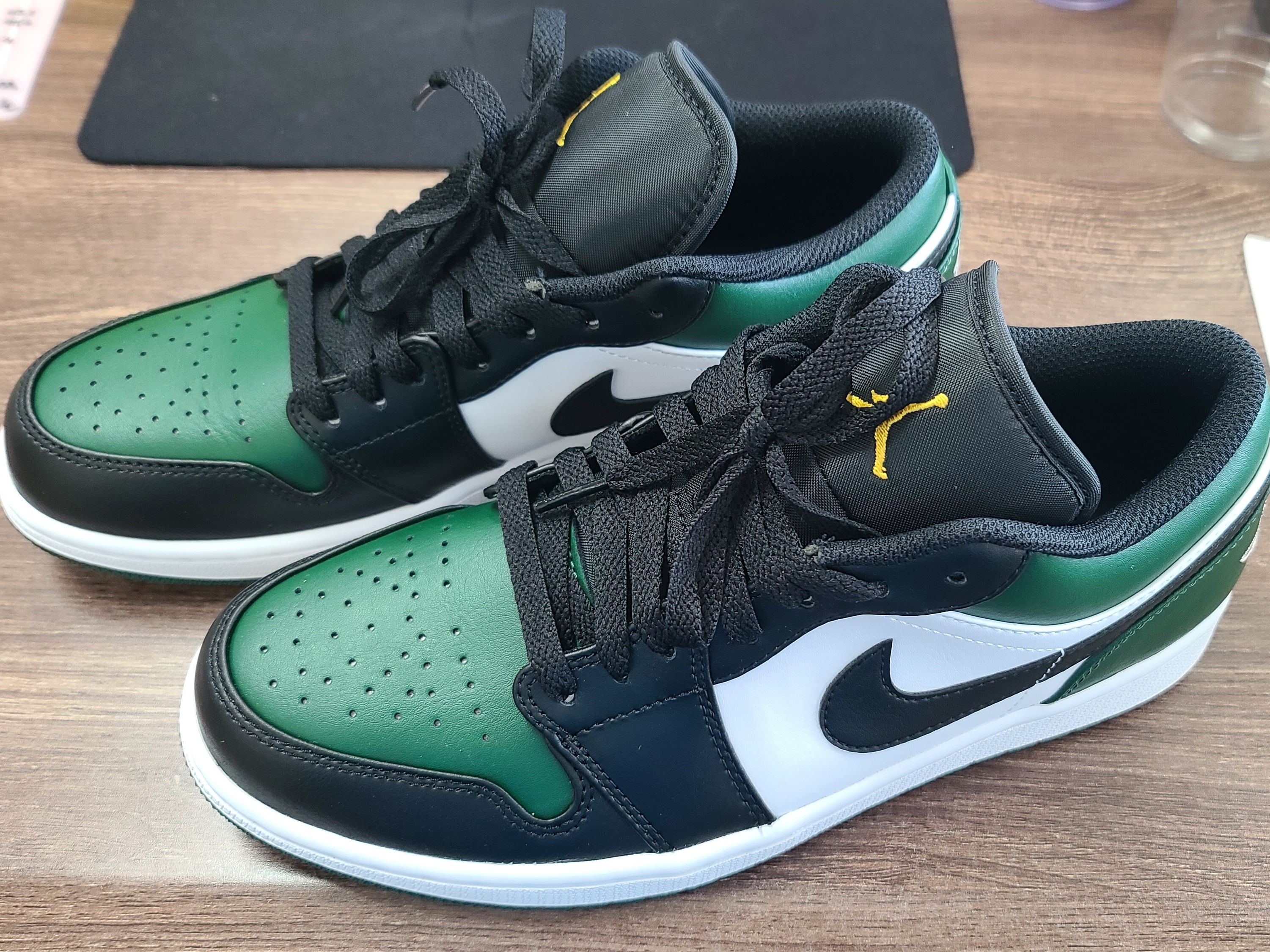 Jordan 1 Low Green Toe 착용 스타일 - 1
