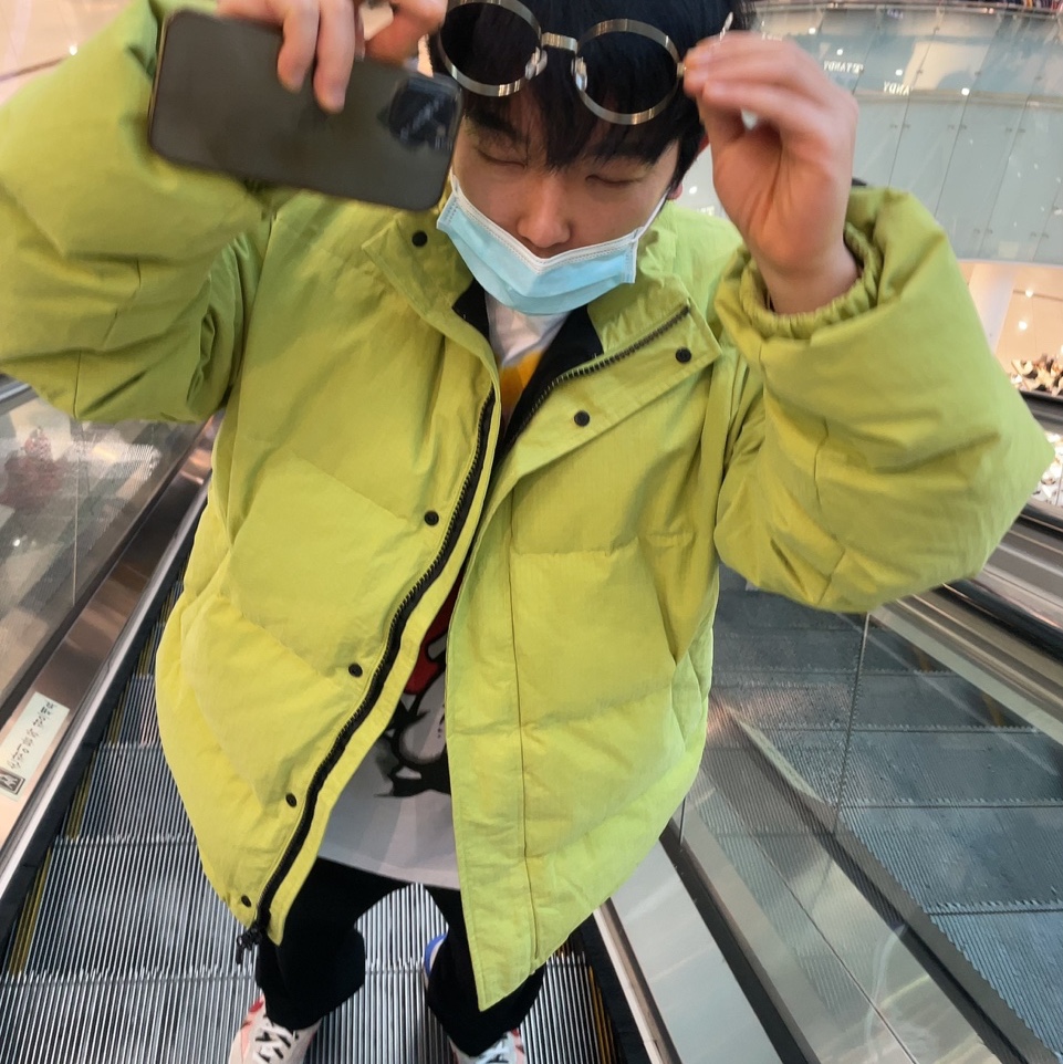 Stussy Ripstop Down Puffer Jacket Black, Nike x Sacai VaporWaffle Royal Fuchsia 착용 스타일