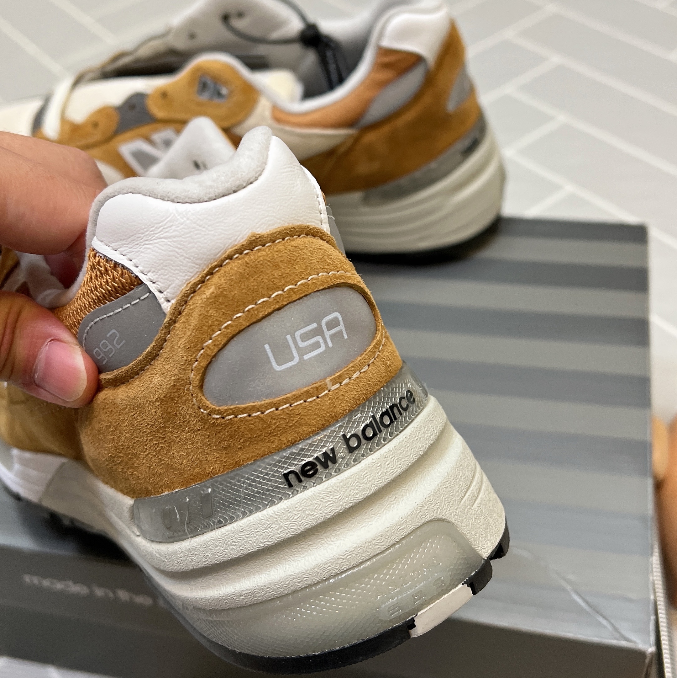 New Balance x Packer 992 Made in USA 착용 스타일 - 2