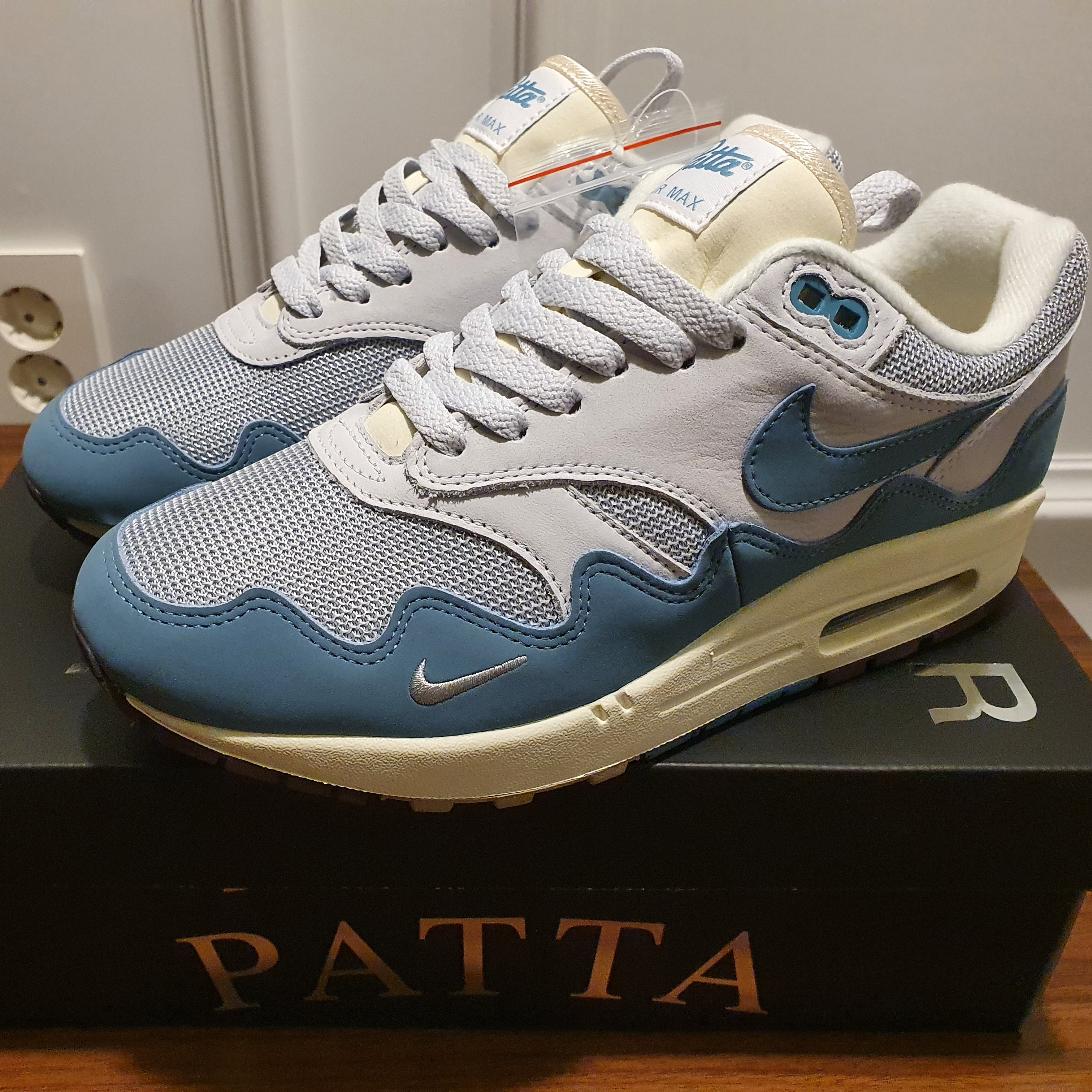 Nike x Patta Air Max 1 Noise Aqua 착용 스타일