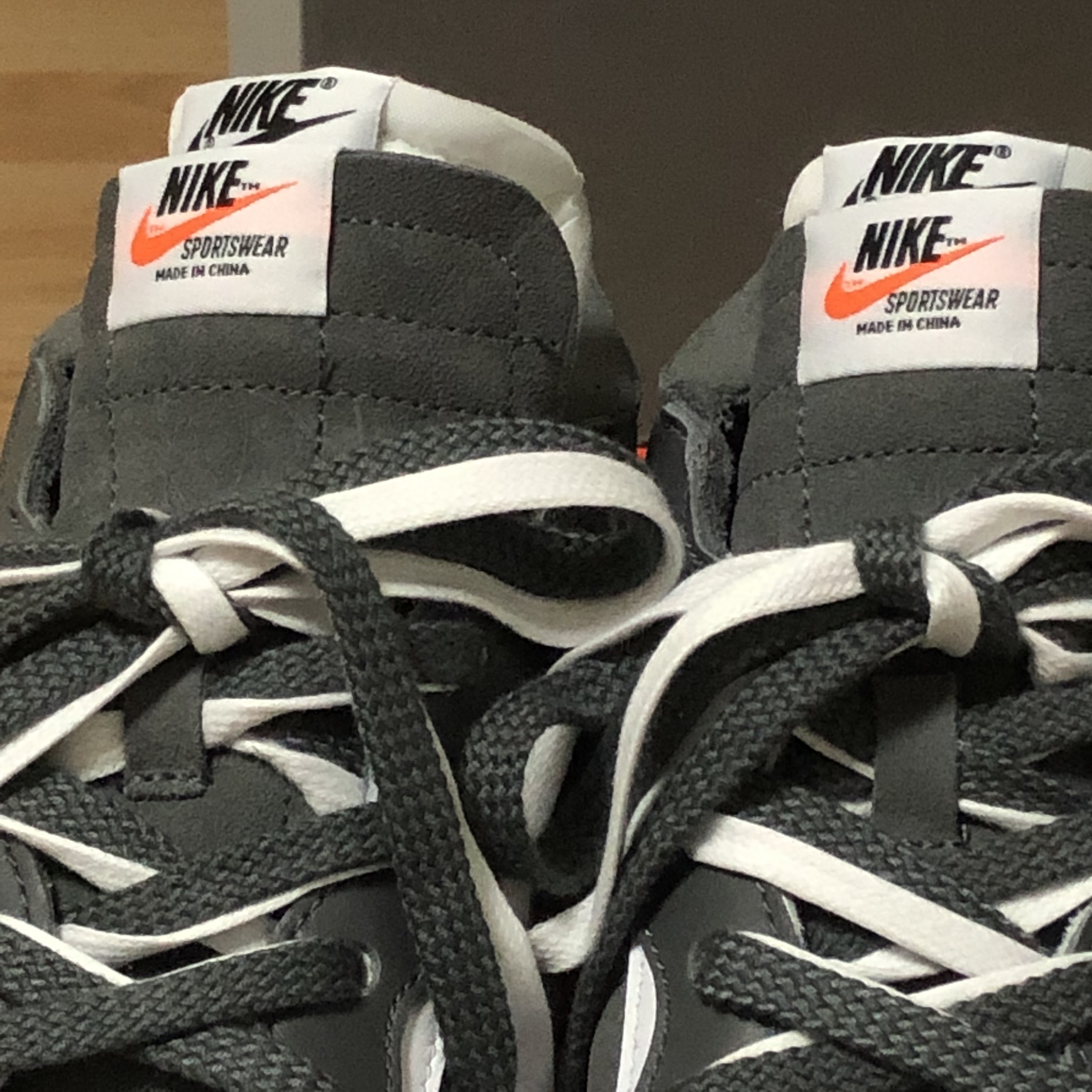 Nike x Sacai Blazer Low Iron Grey 착용 스타일 - 3