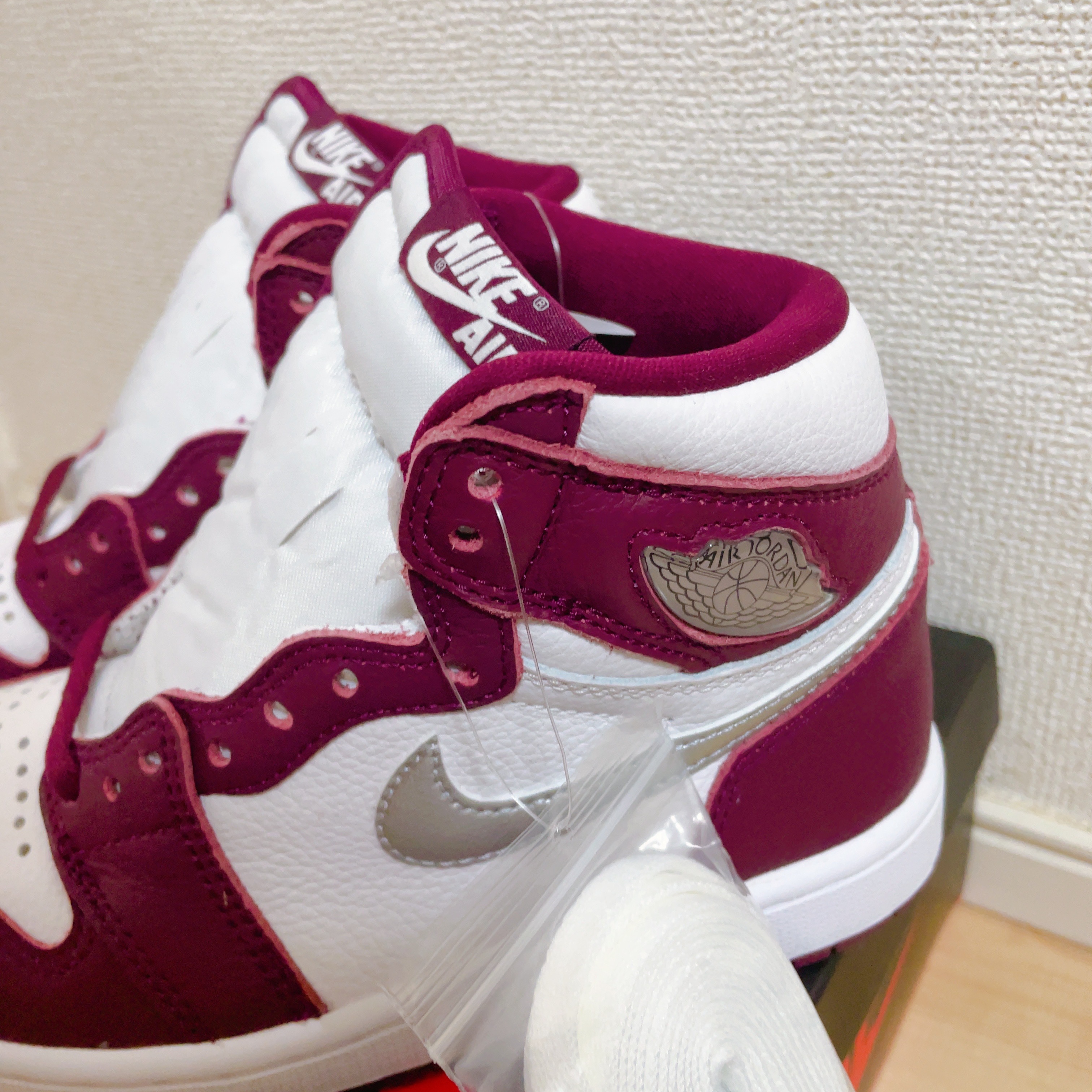 Jordan 1 Retro High OG Bordeaux 착용 스타일 - 2