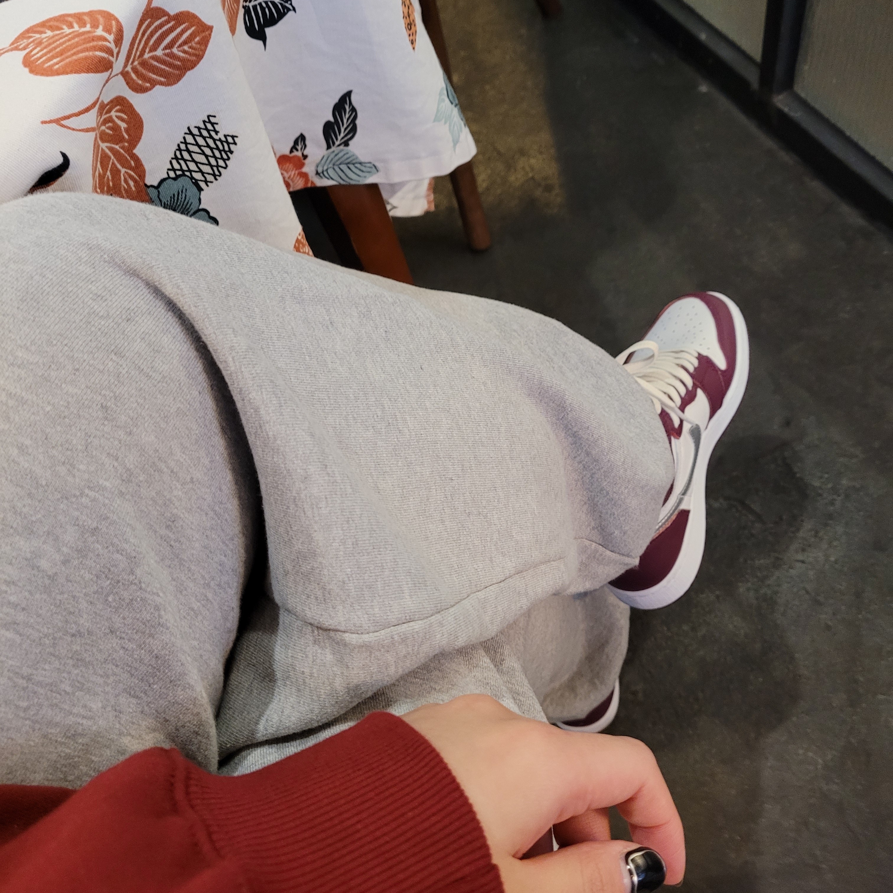 IAB Studio Hoodie Raspberry, (GS) Jordan 1 Retro High OG Bordeaux 착용 스타일 - 2