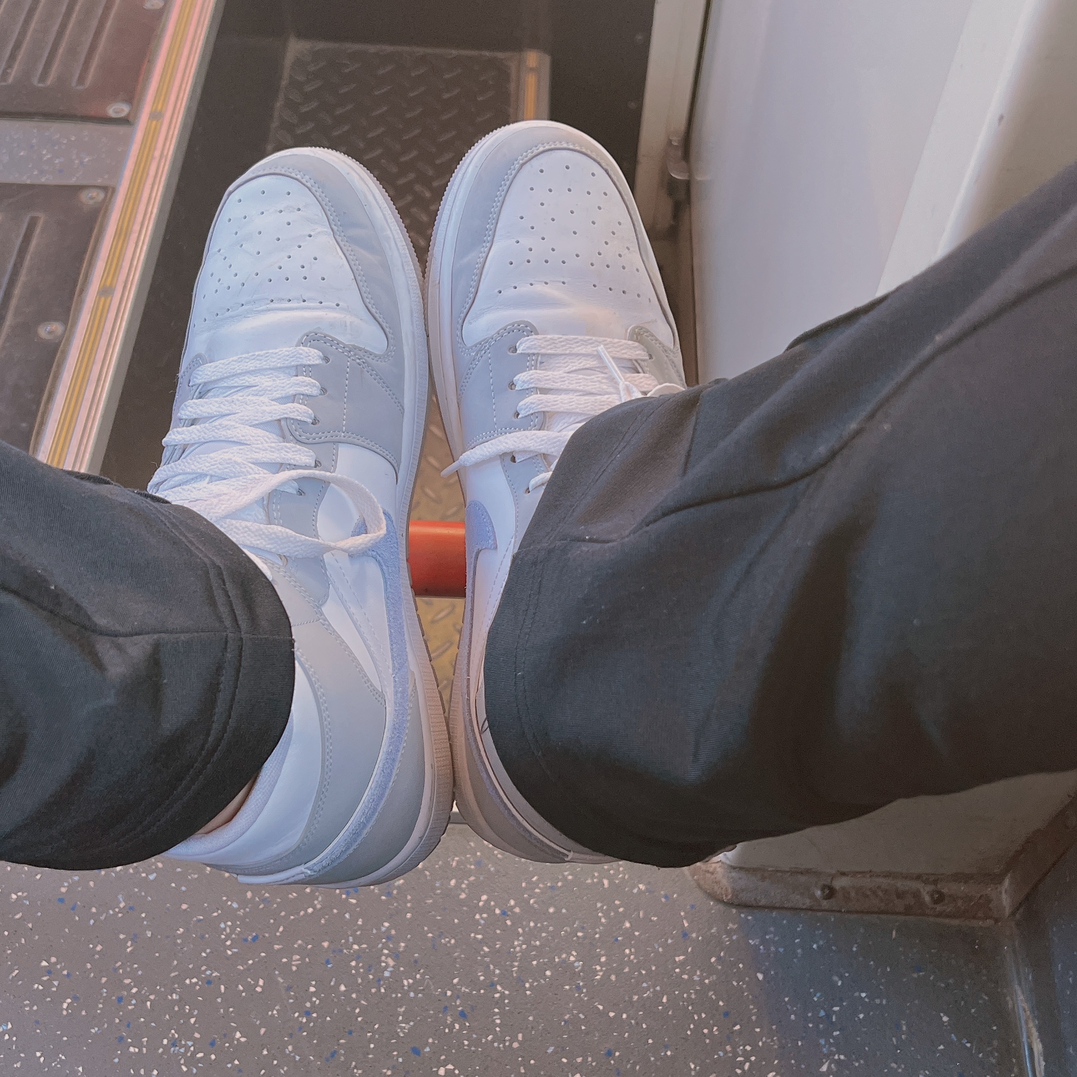 (W) Jordan 1 Mid Wolf Grey 착용 스타일