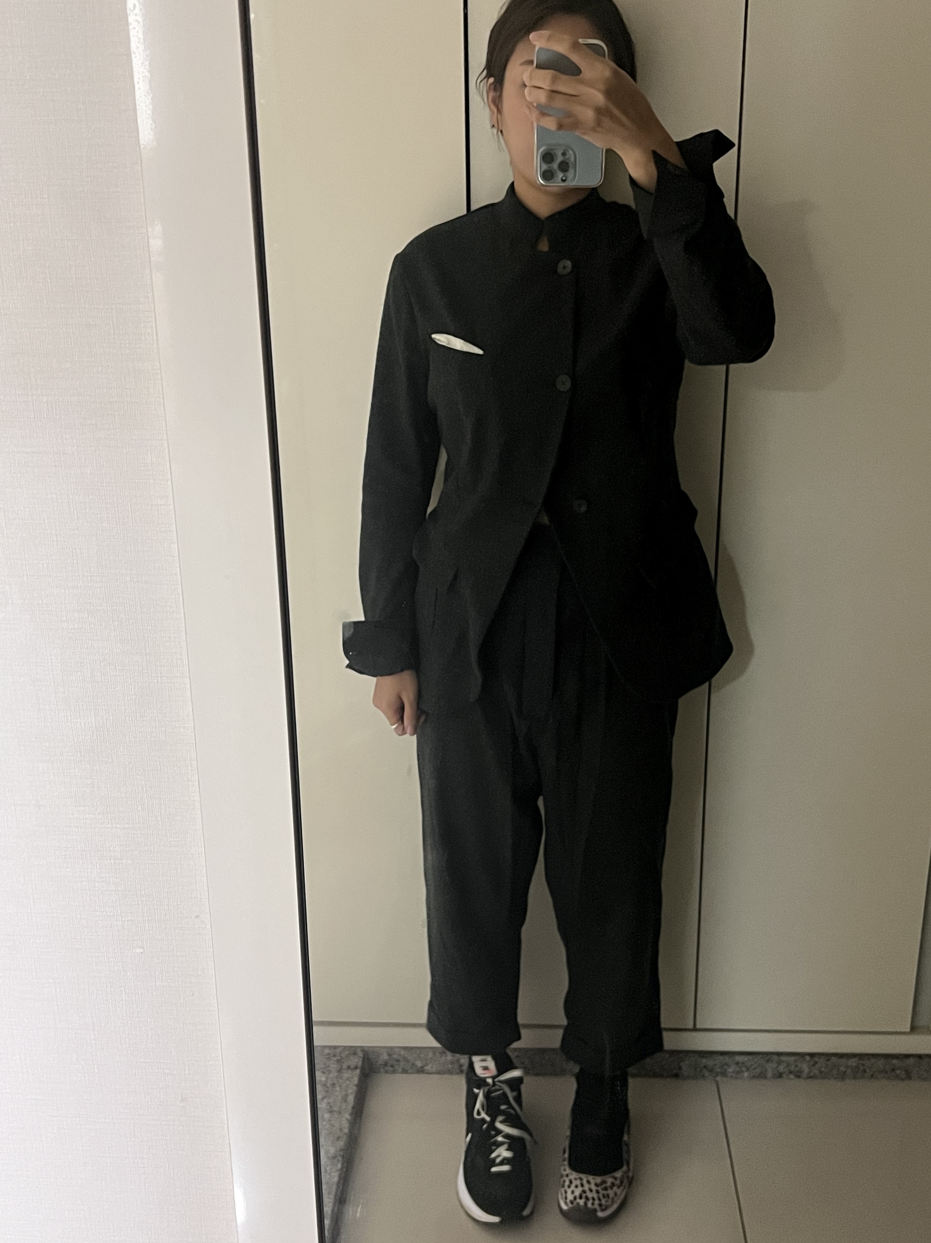 Nike x Sacai x Jean Paul Gaultier VaporWaffle Black White, (W) Jordan 11 Retro Animal Instinct Black White 착용 스타일