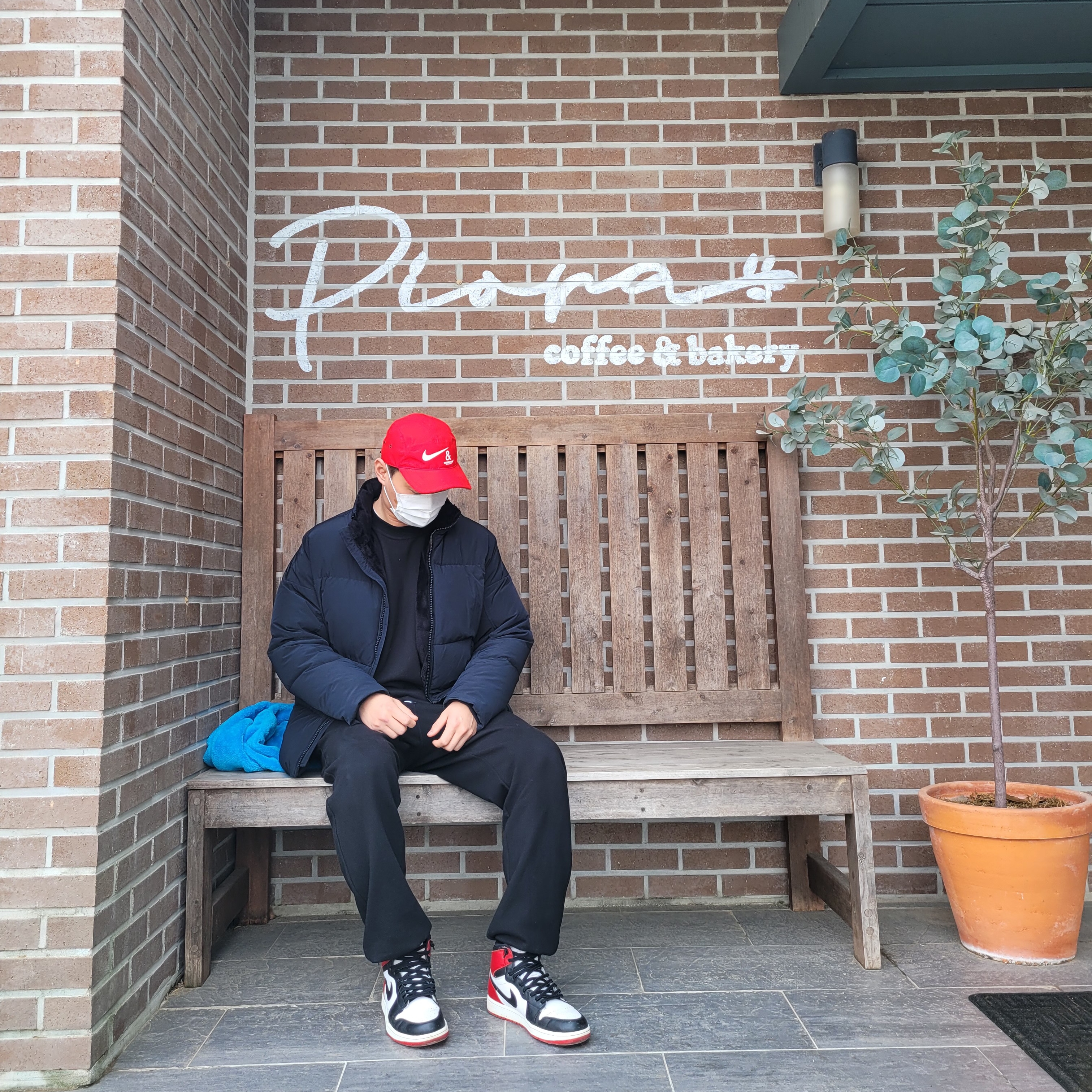 Nike x Undercover NRG AW84 TC Adjustable Cap Red, Jordan 1 Retro Black Toe 2013 착용 스타일 - 1