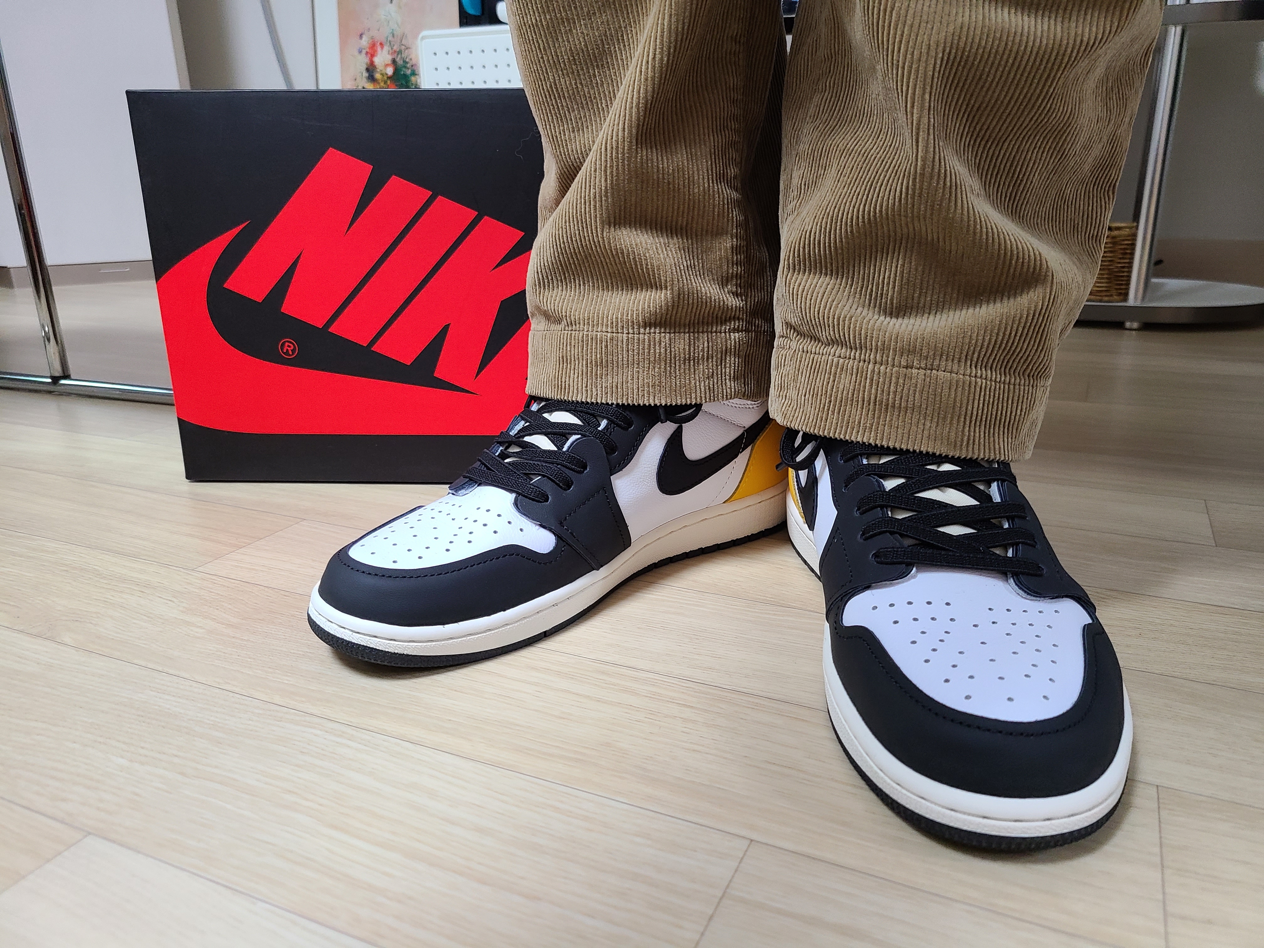 Jordan 1 Retro High OG Volt Gold 착용 스타일 - 2