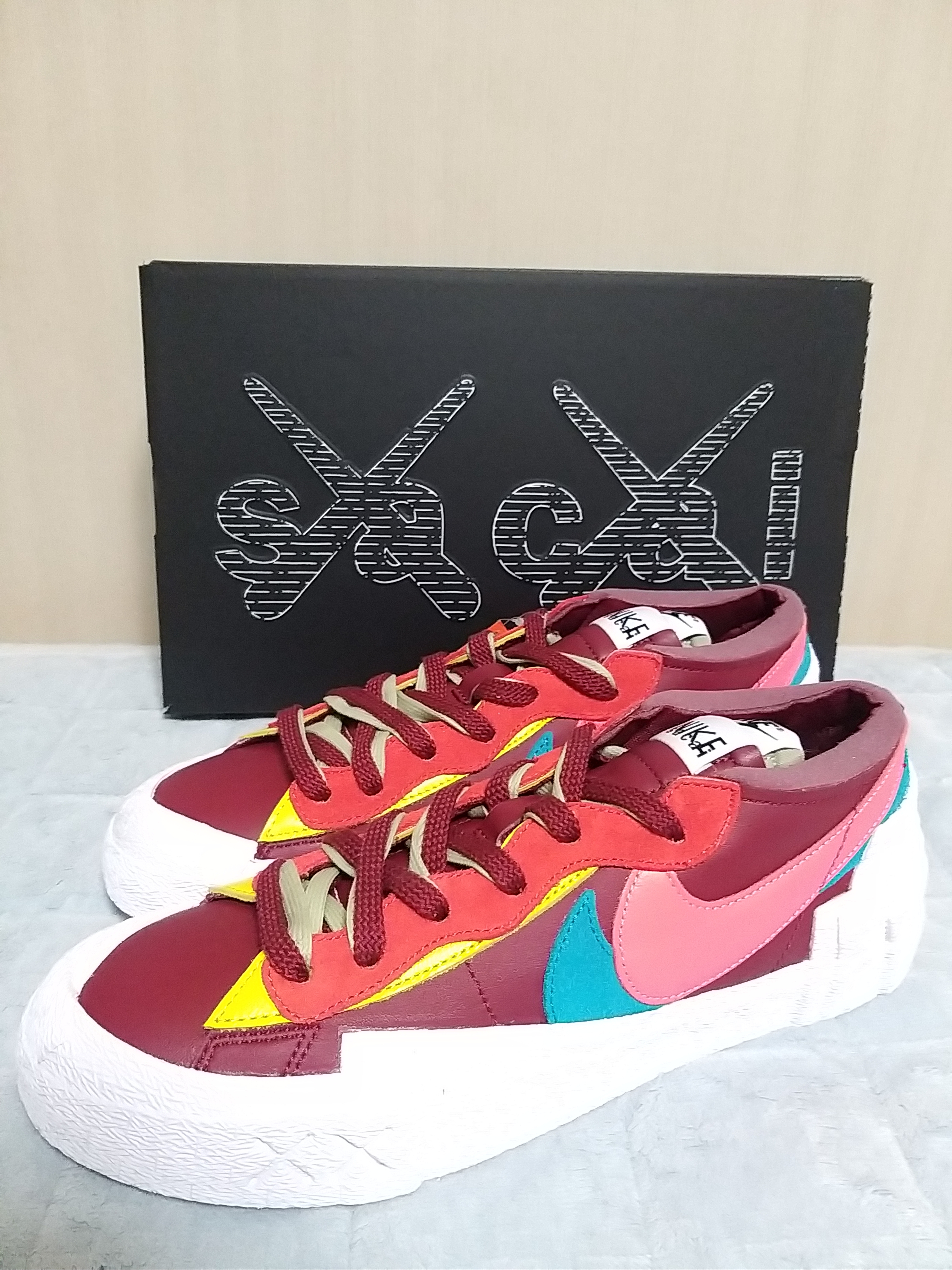 Nike x Sacai x Kaws Blazer Low Team Red 착용 스타일 - 1