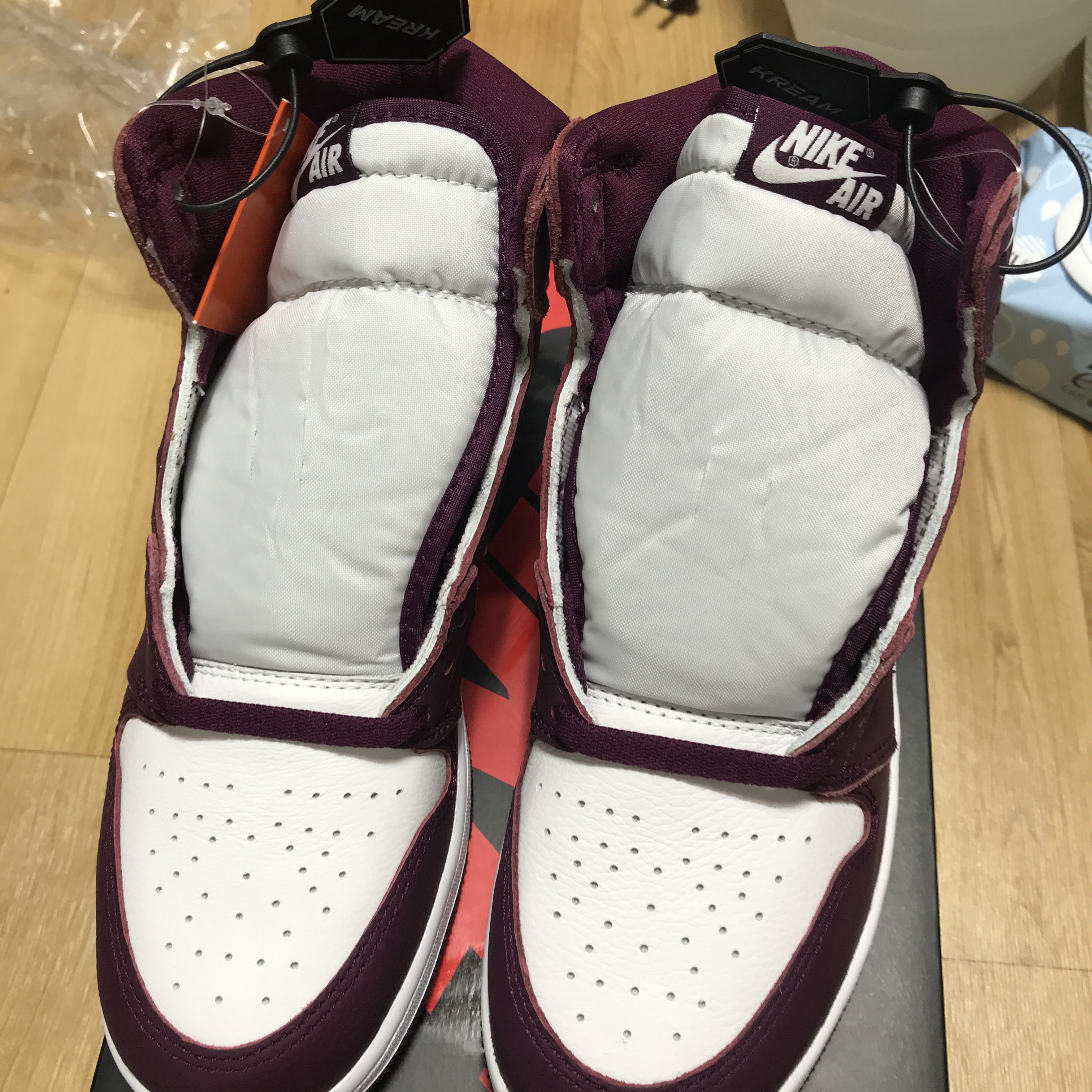 Jordan 1 Retro High OG Bordeaux, (GS) Jordan 1 Retro High OG Bordeaux 착용 스타일 - 2