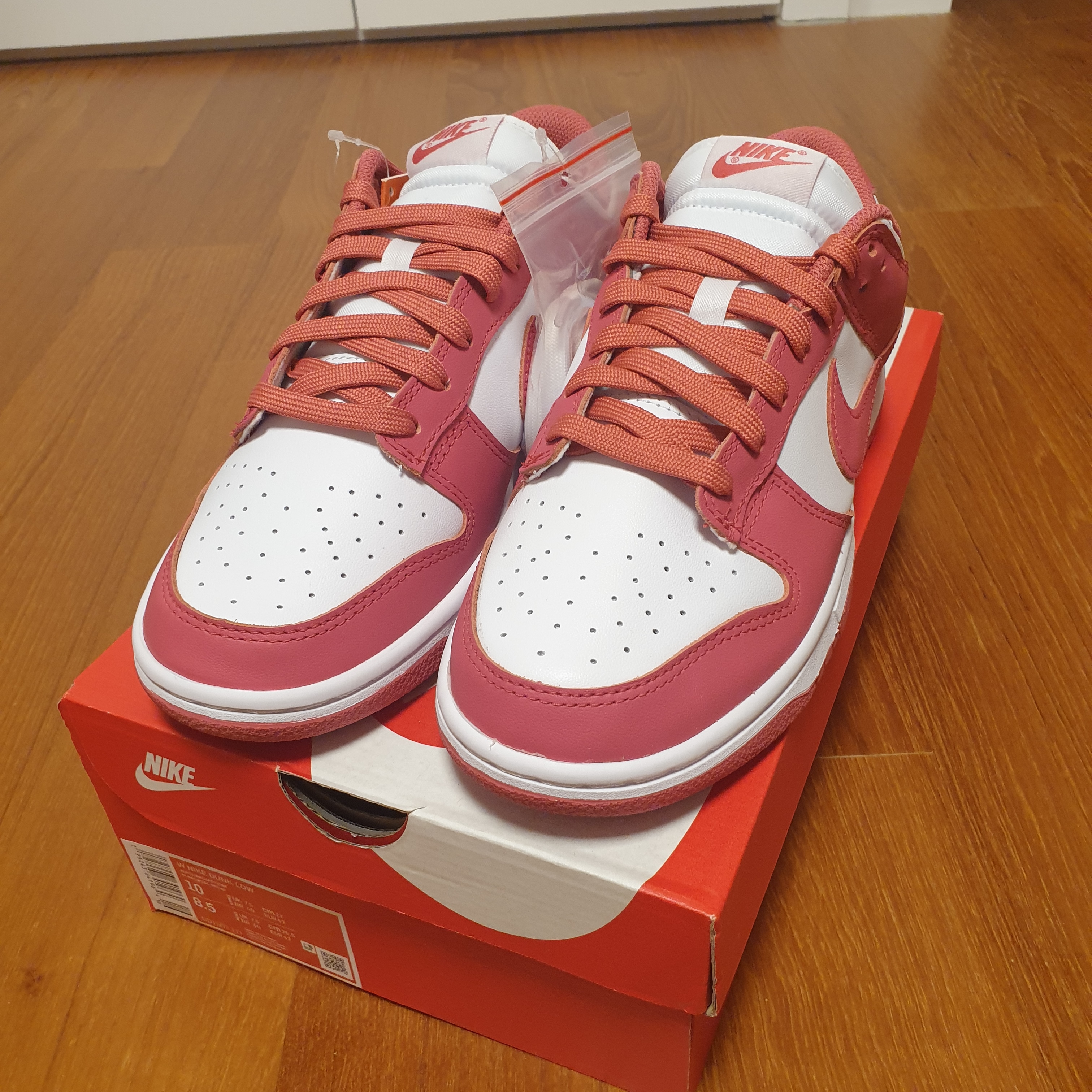 (W) Nike Dunk Low Archeo Pink 착용 스타일 - 3