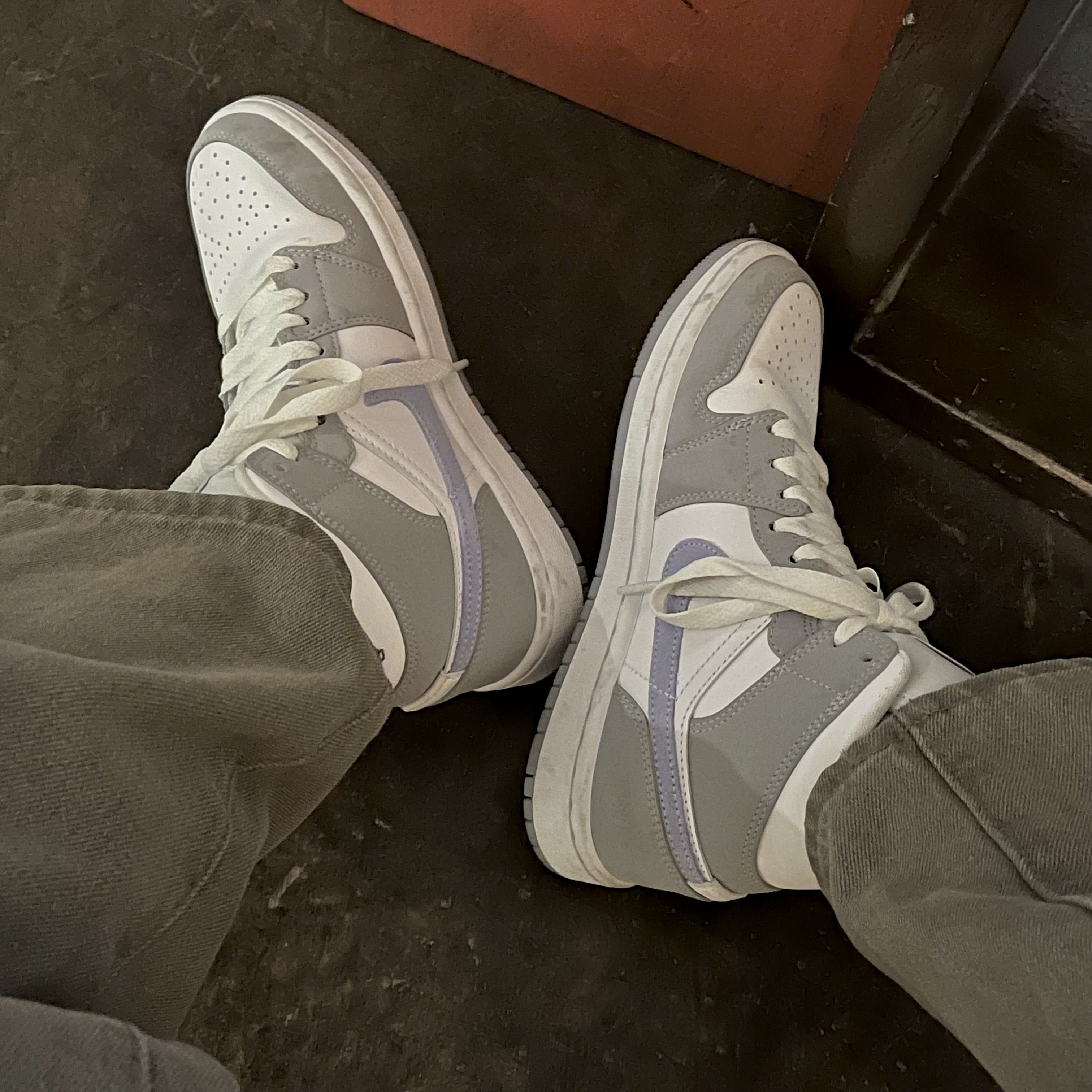 (W) Jordan 1 Mid Wolf Grey 착용 스타일 - 3