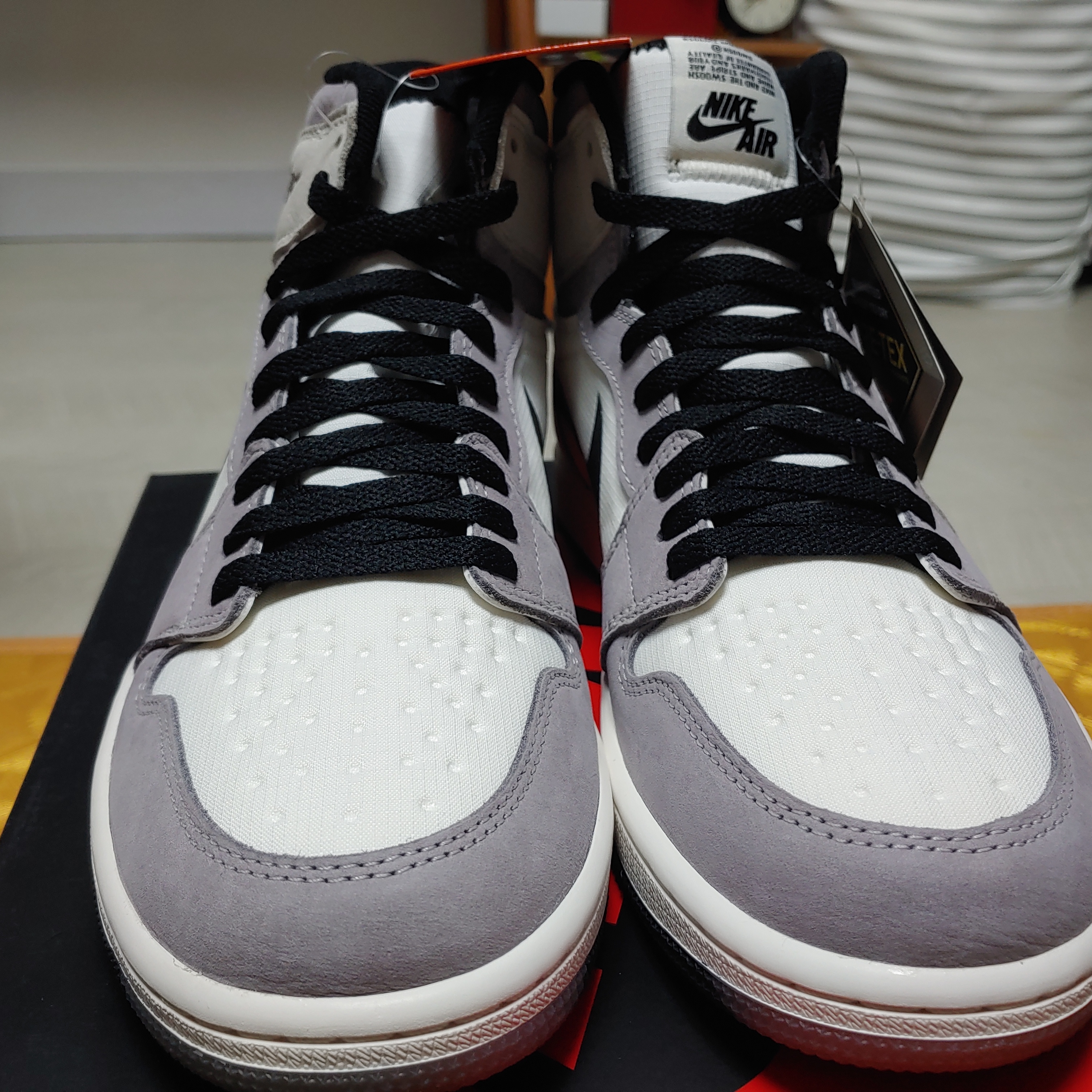 Jordan 1 Element Gore-Tex Sail 착용 스타일 - 3