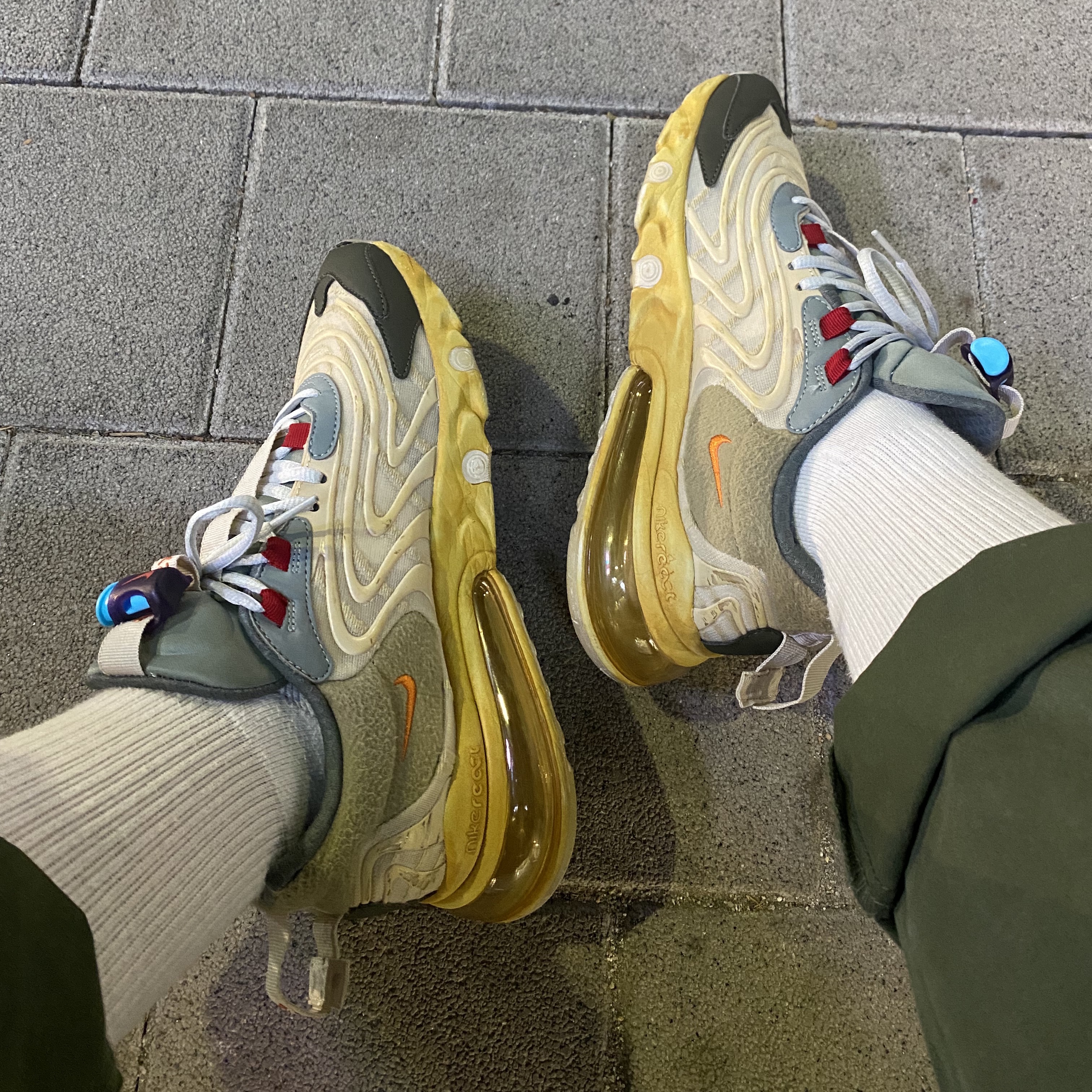 Nike x Travis Scott Air Max 270 React Cactus Trails 착용 스타일