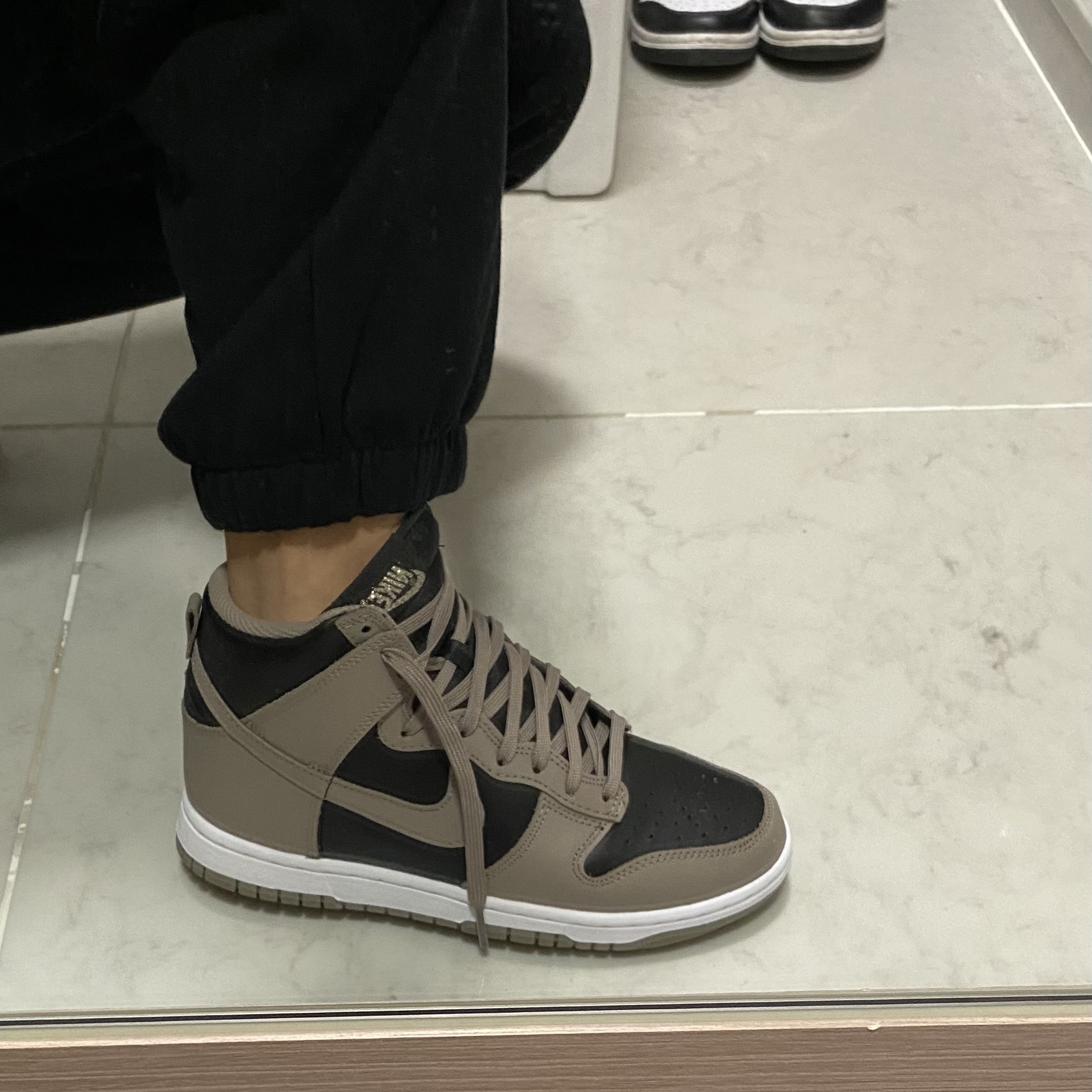 (W) Nike Dunk High Moon Fossil 착용 스타일 - 2