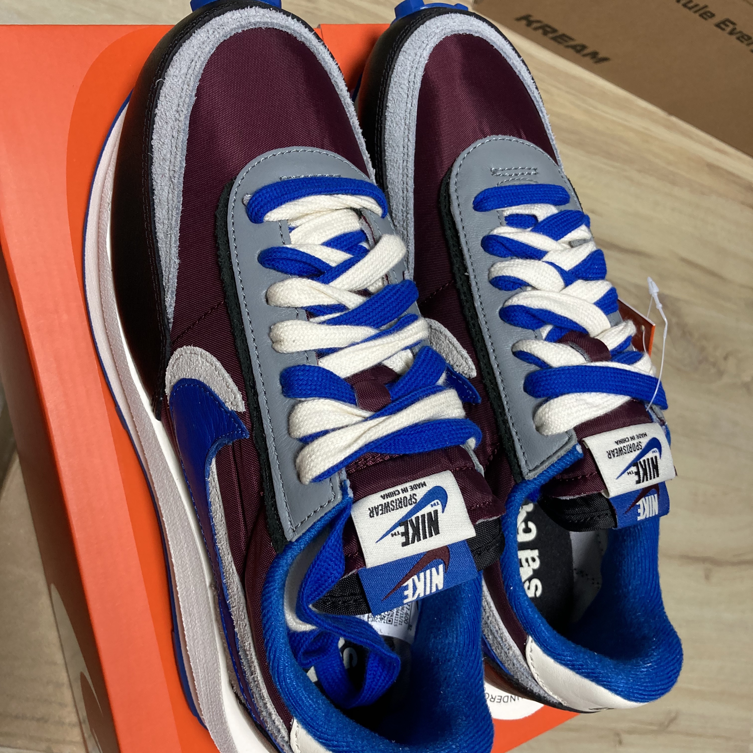 Nike x Sacai x Undercover LDWaffle Night Maroon Team Royal 착용 스타일 - 1