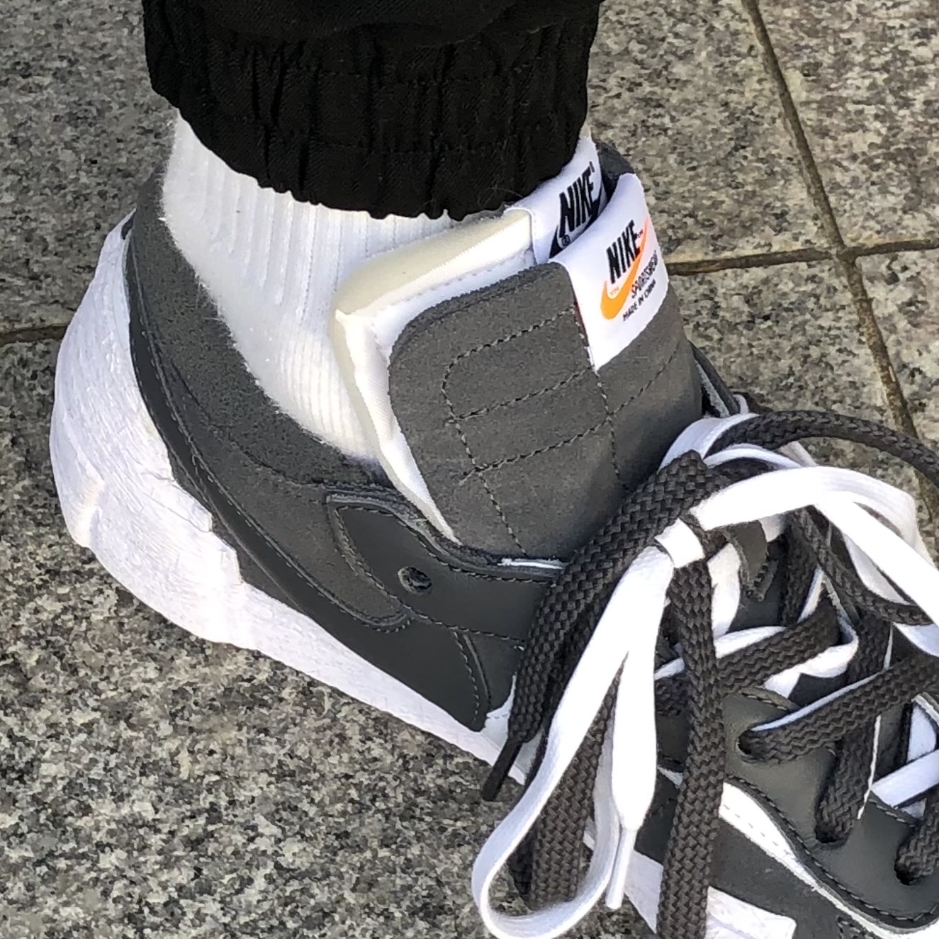 Nike x Sacai Blazer Low Iron Grey 착용 스타일 - 1