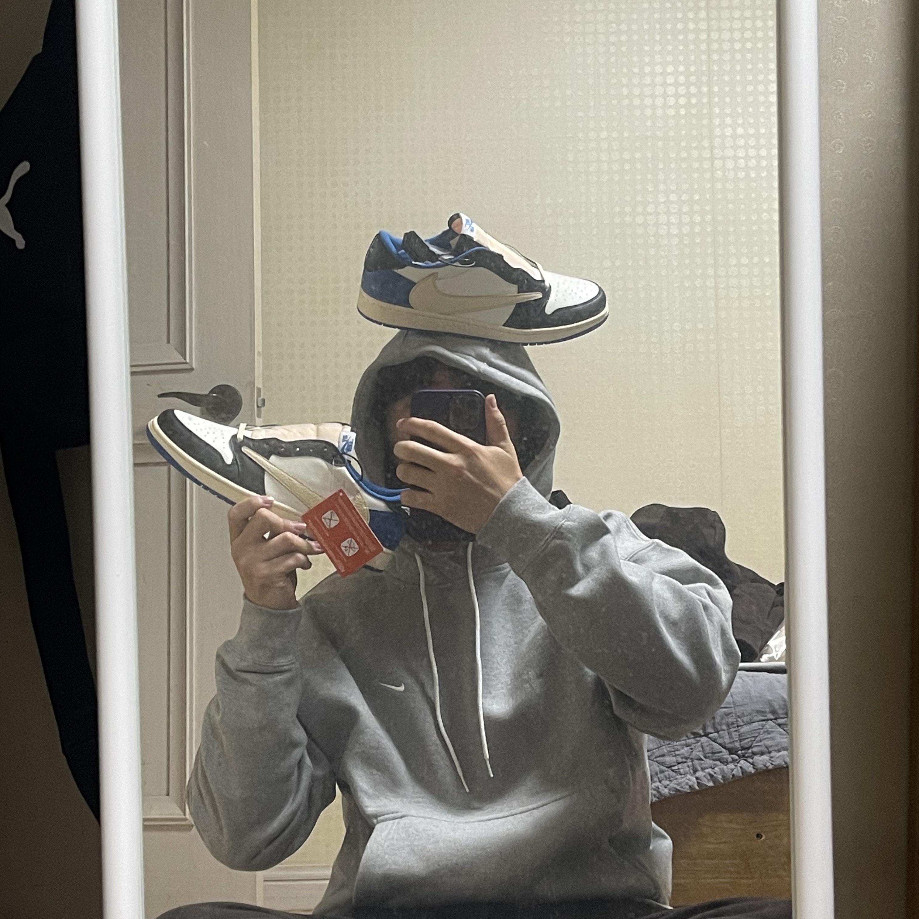 Jordan 1 x Travis Scott x Fragment Retro Low OG SP Military Blue, Nike NRG Solo Swoosh Fleece Hoodie Dark Grey Heather - Asia 착용 스타일