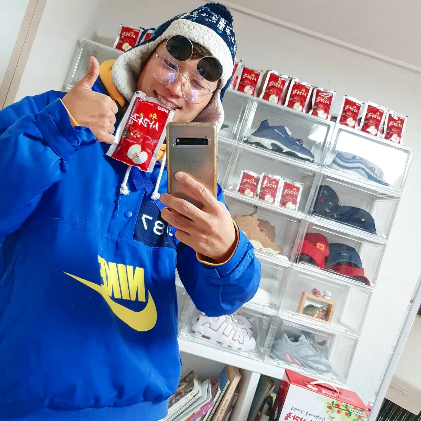 Nike Air More Uptempo White Varsity Red 2021, Jordan 1 Retro High OG University Blue 착용 스타일 - 3