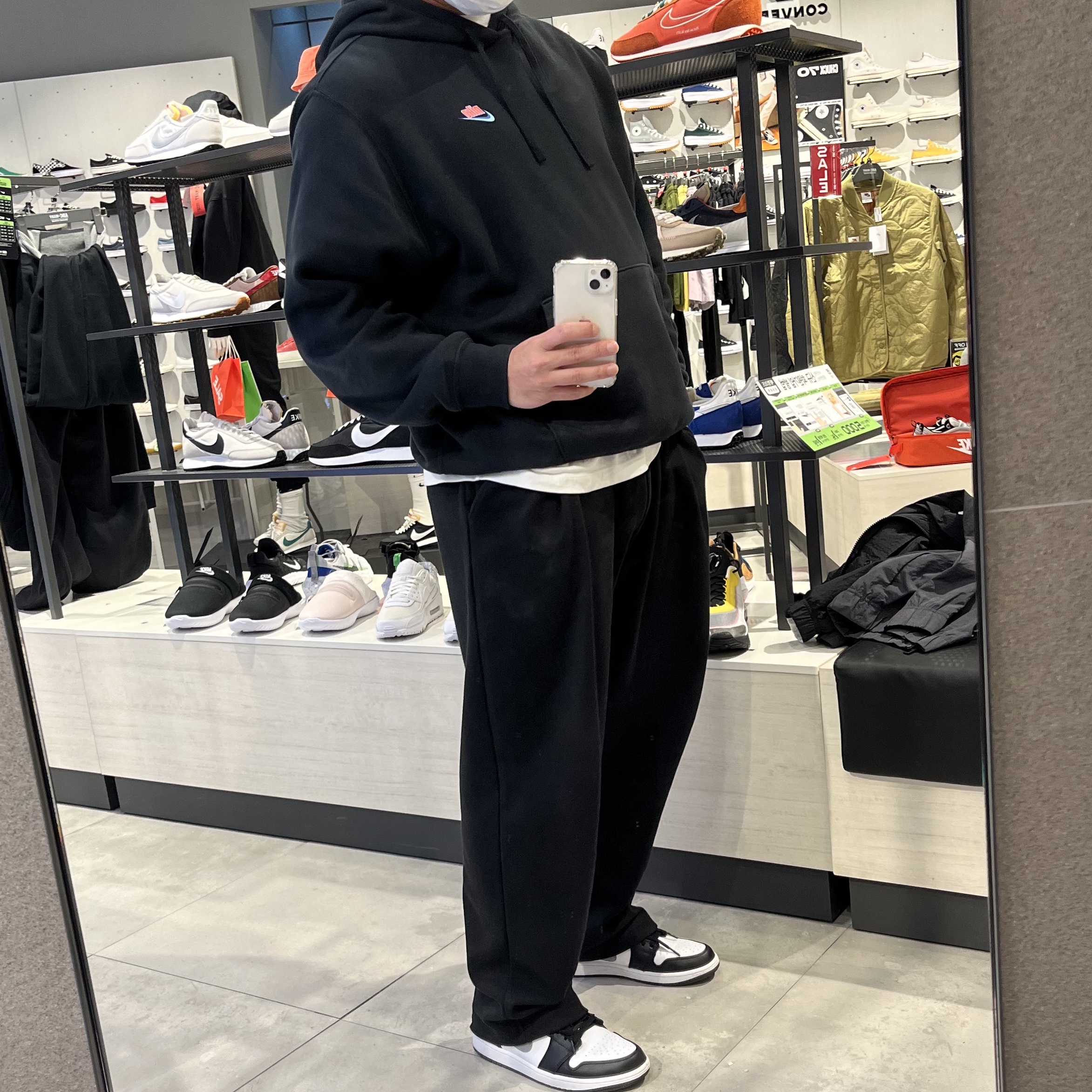 Jordan 1 Low Black Particle Grey 착용 스타일