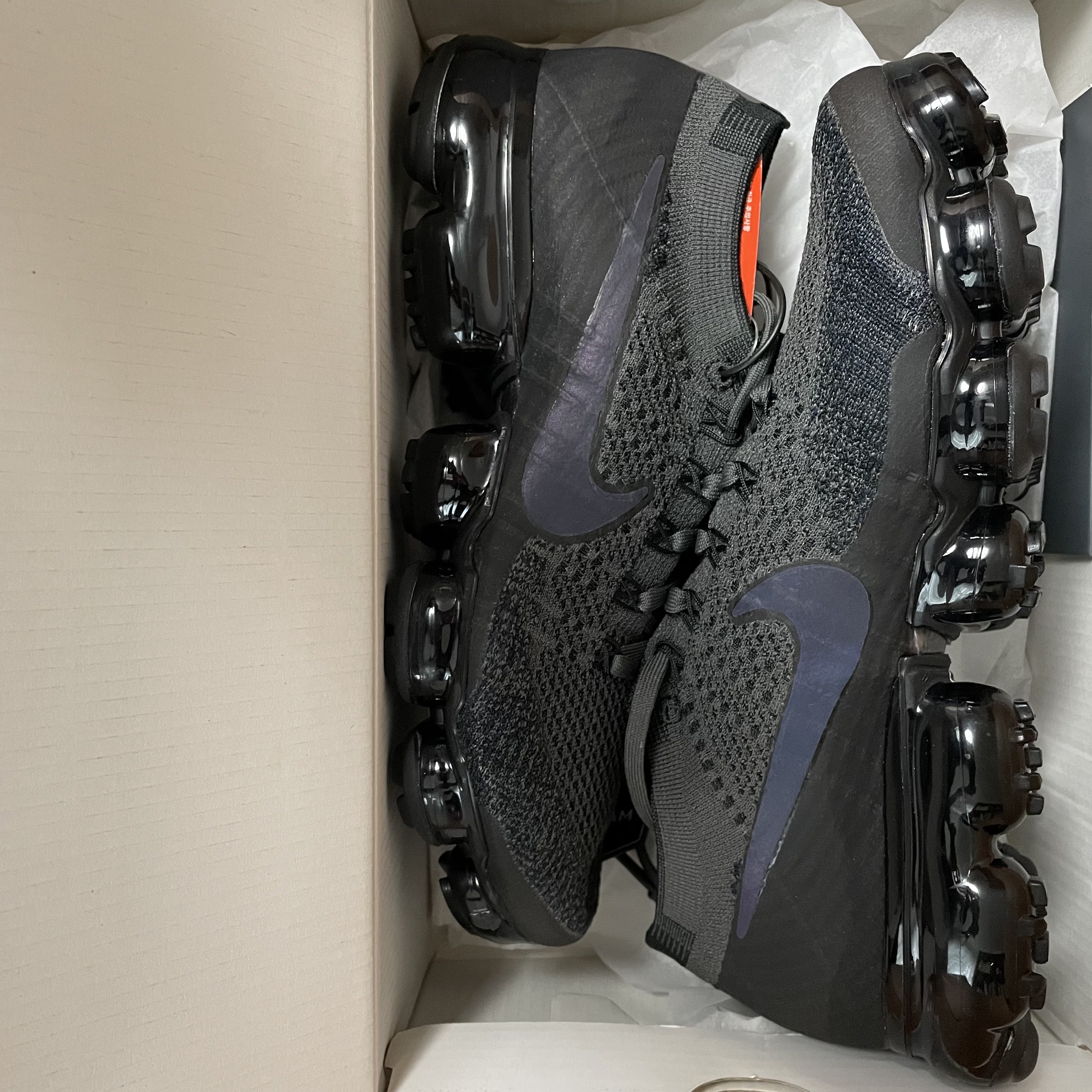 Nike Air VaporMax Flyknit Grey Olive 착용 스타일
