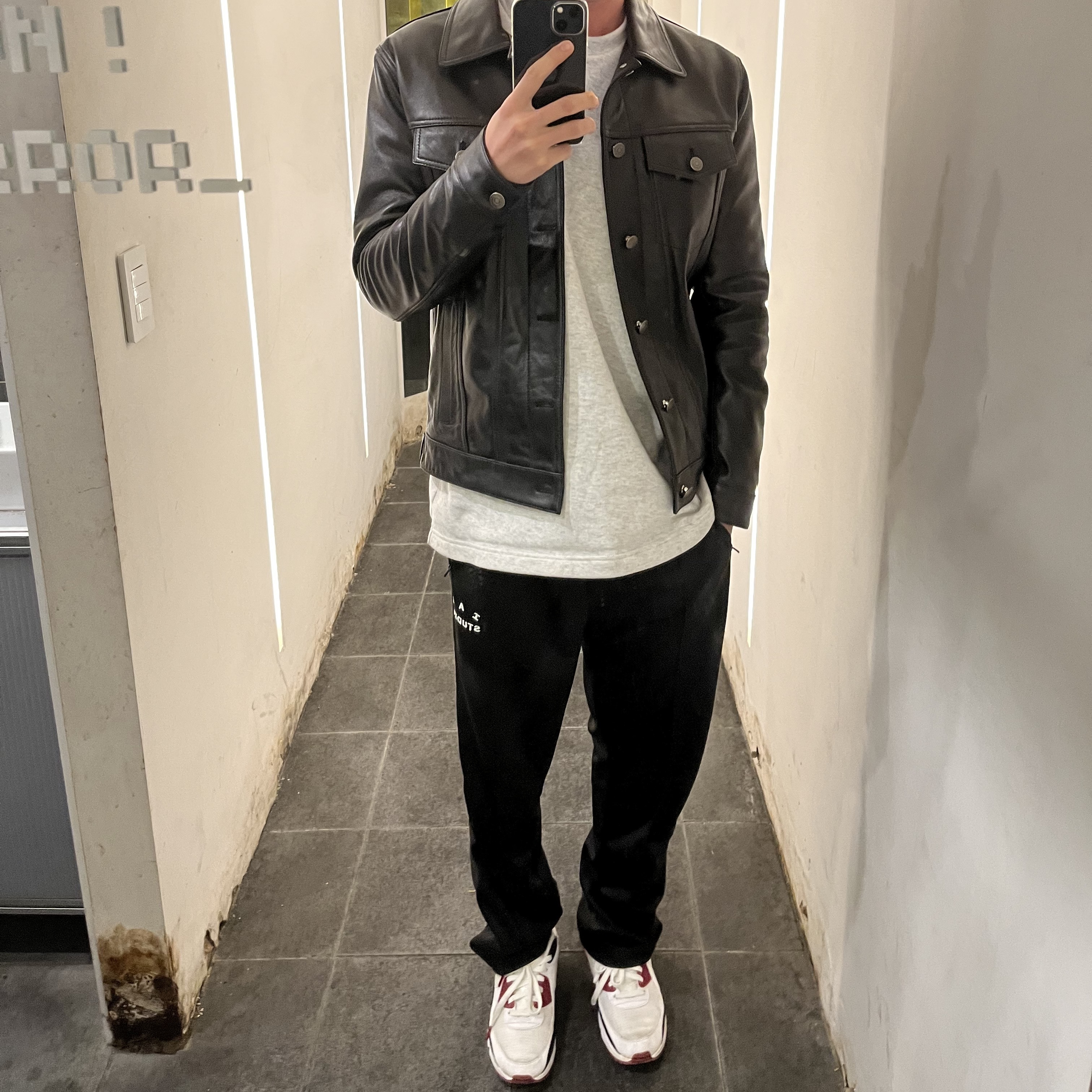 IAB Studio Track Pants Black 착용 스타일