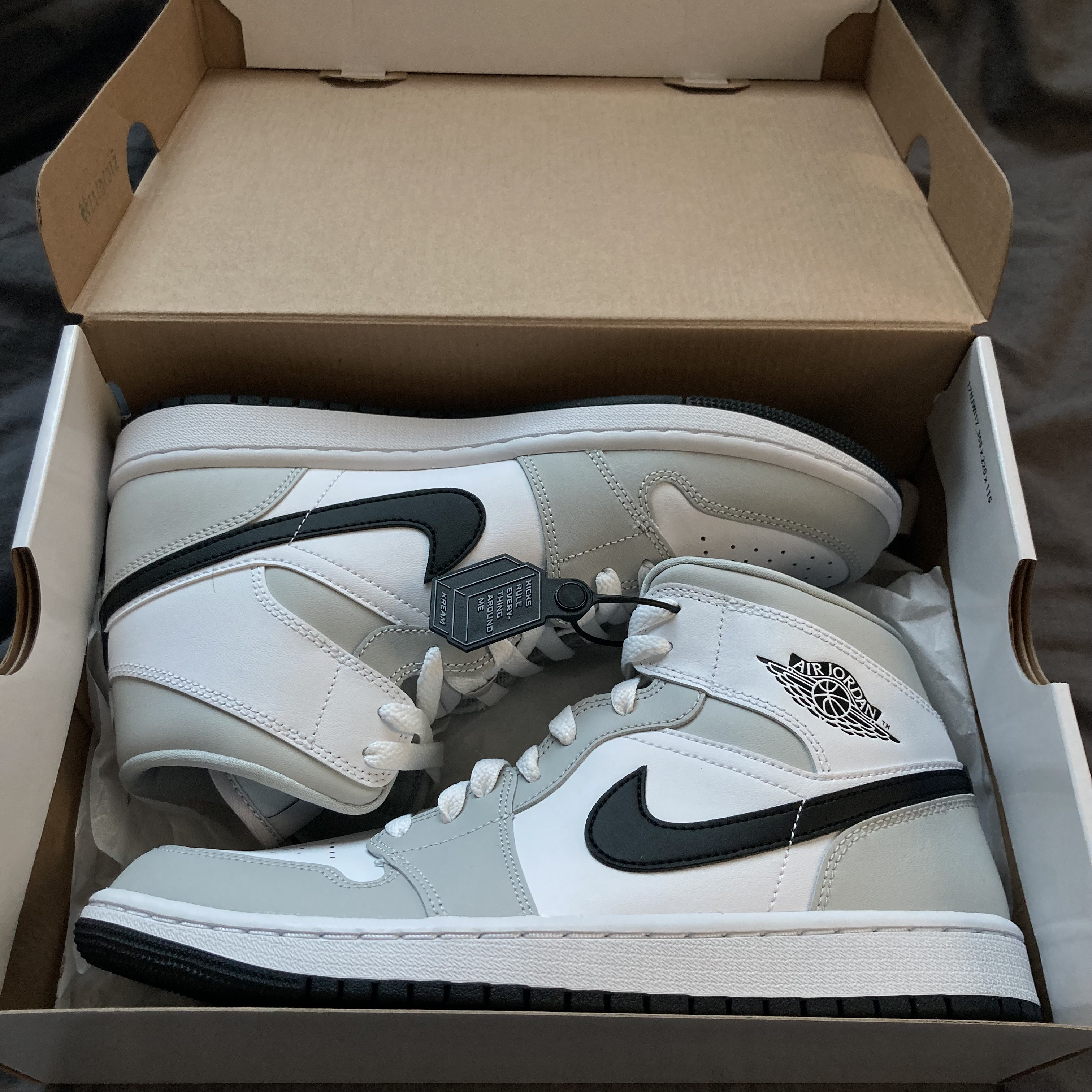 (W) Jordan 1 Mid Grey Fog 착용 스타일