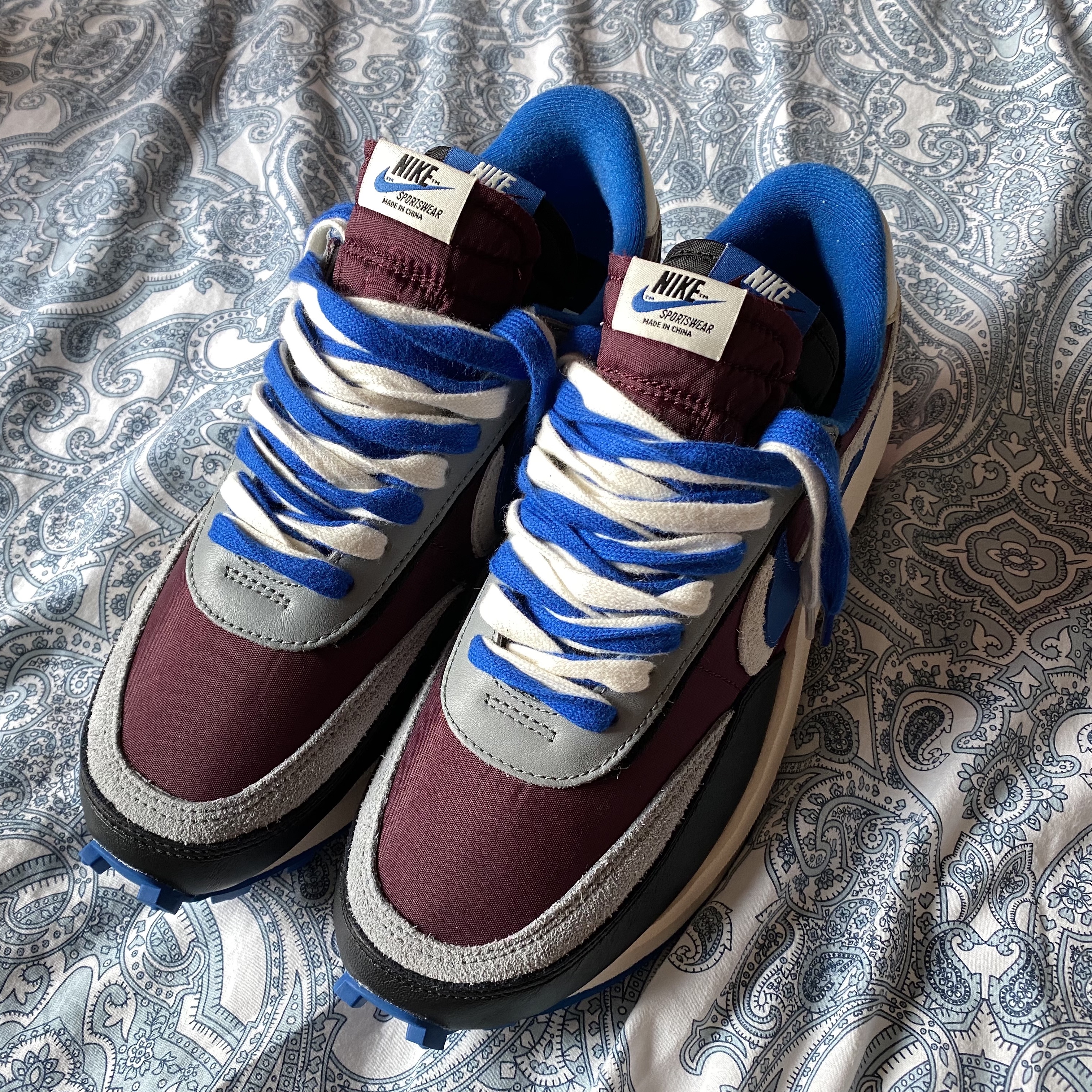 Nike x Sacai x Undercover LDWaffle Night Maroon Team Royal 착용 스타일