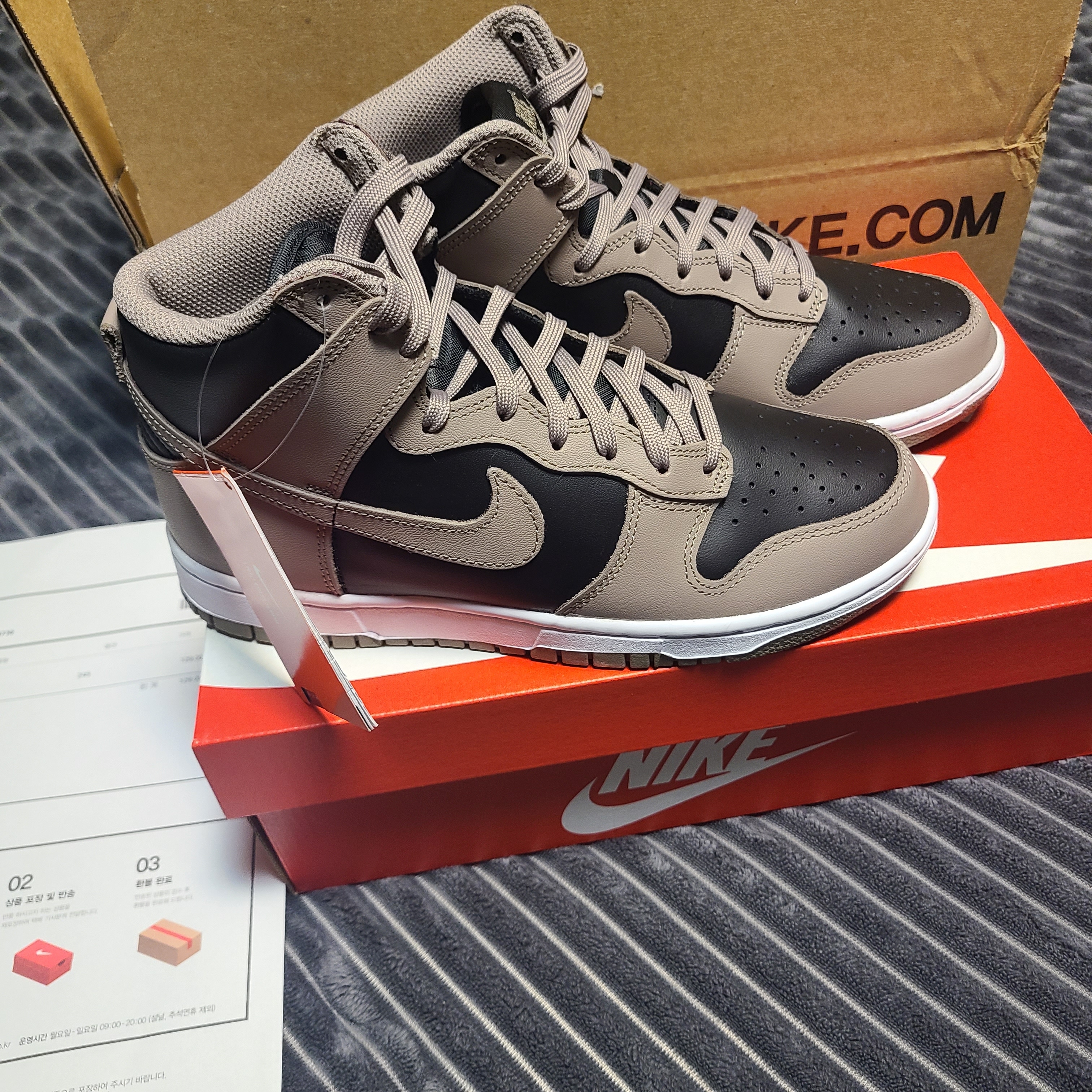 (W) Nike Dunk High Moon Fossil 착용 스타일 - 1