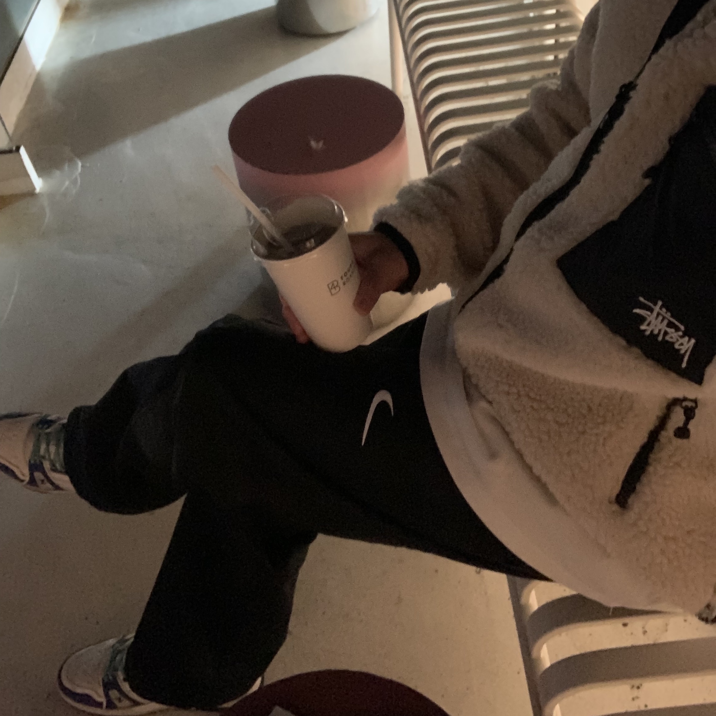 Stussy Venus Jacquard Sherpa Jacket Natural, Nike x Off-White NRG Pants Black 착용 스타일 - 1