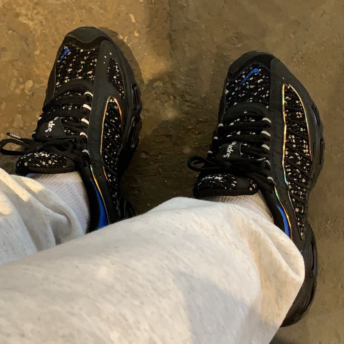 Nike x Supreme Air Max Tailwind 4 Black 착용 스타일