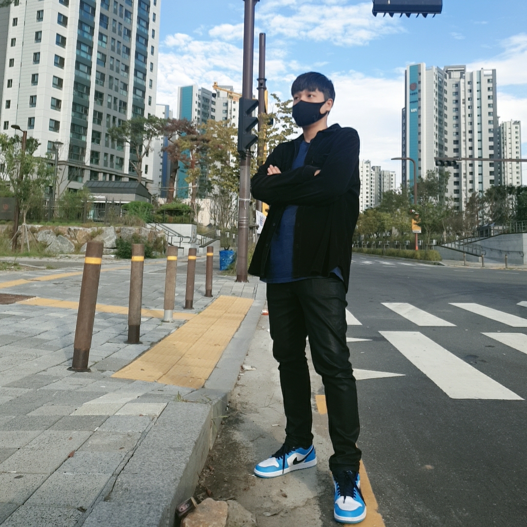 Jordan 1 Low Dark Powder Blue 착용 스타일 - 2