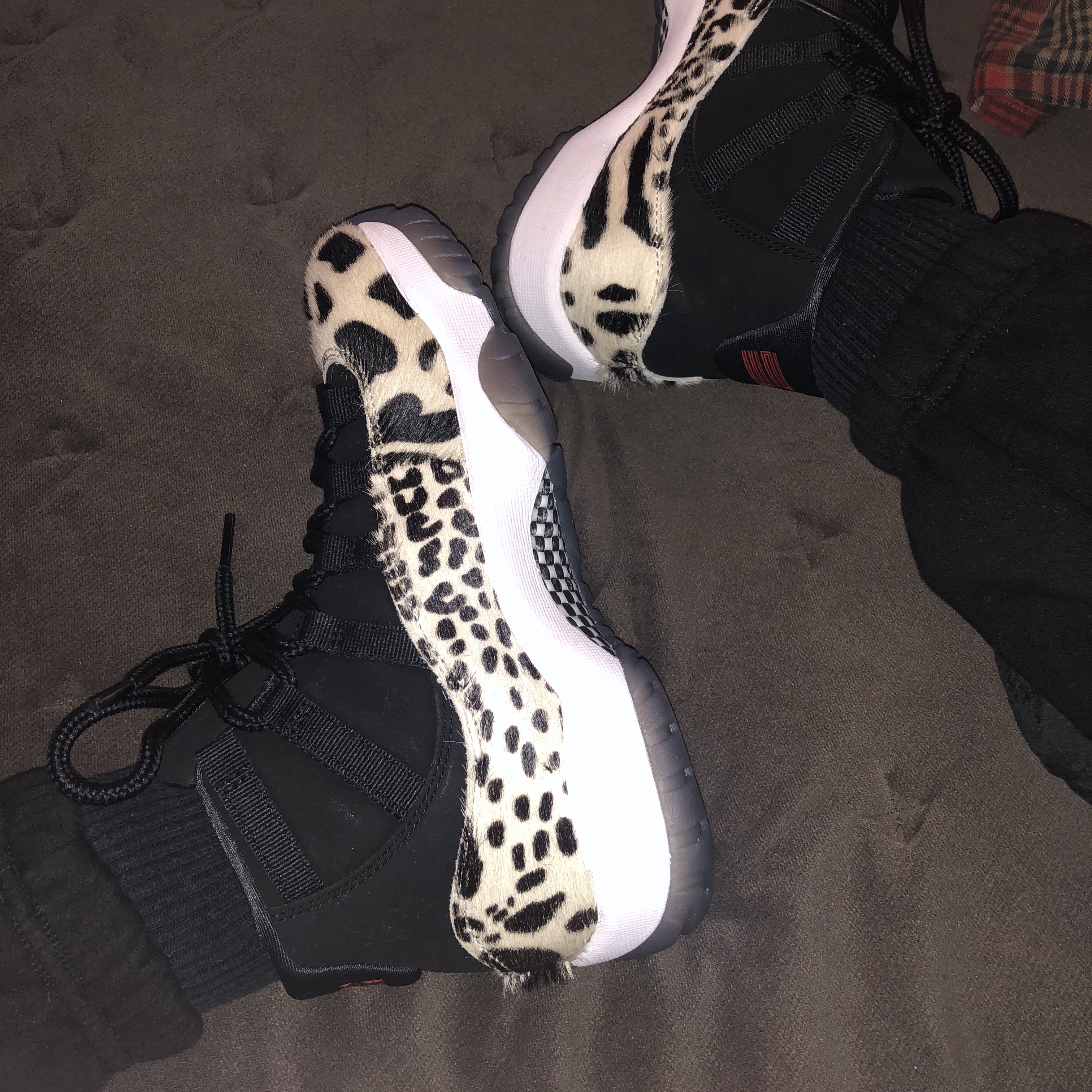 (W) Jordan 11 Retro Animal Instinct Black White 착용 스타일