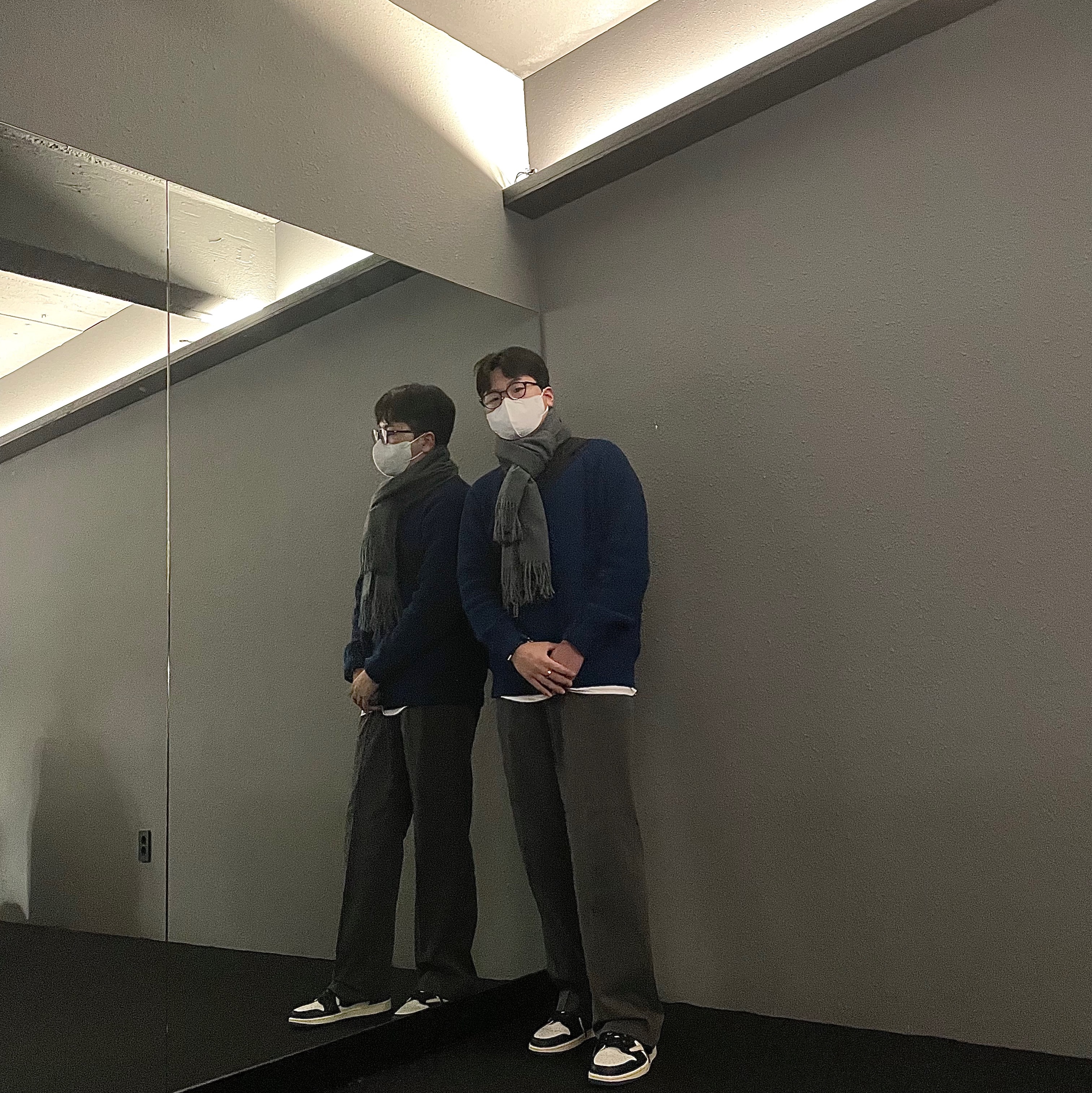 Jordan 1 x Travis Scott x Fragment Retro Low OG SP Military Blue 착용 스타일 - 3