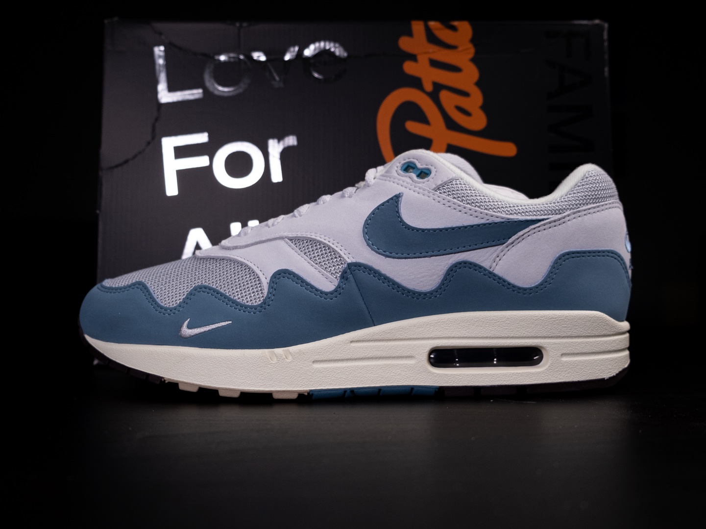 Nike x Patta Air Max 1 Noise Aqua 착용 스타일