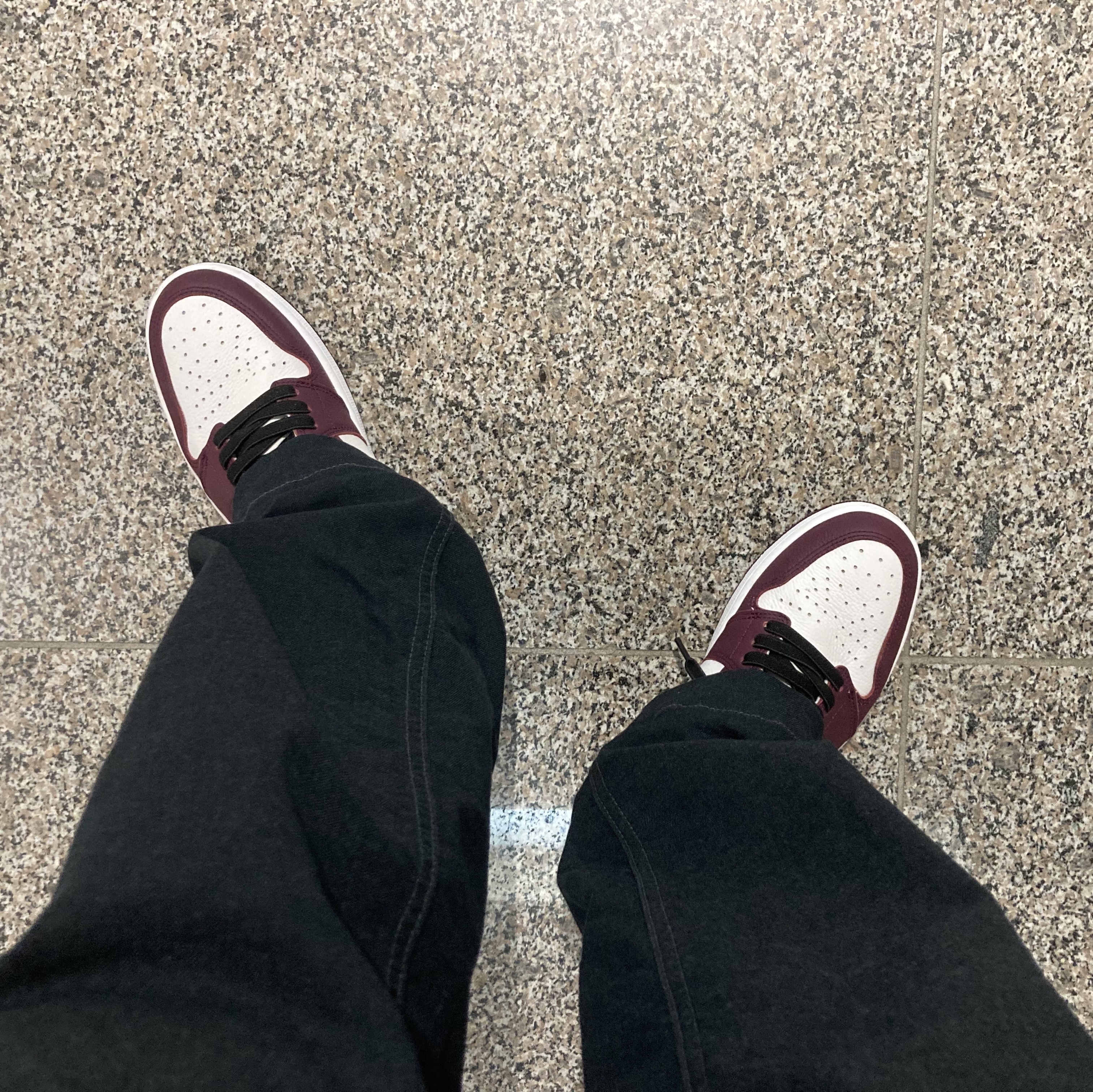 Jordan 1 Retro High OG Bordeaux 착용 스타일