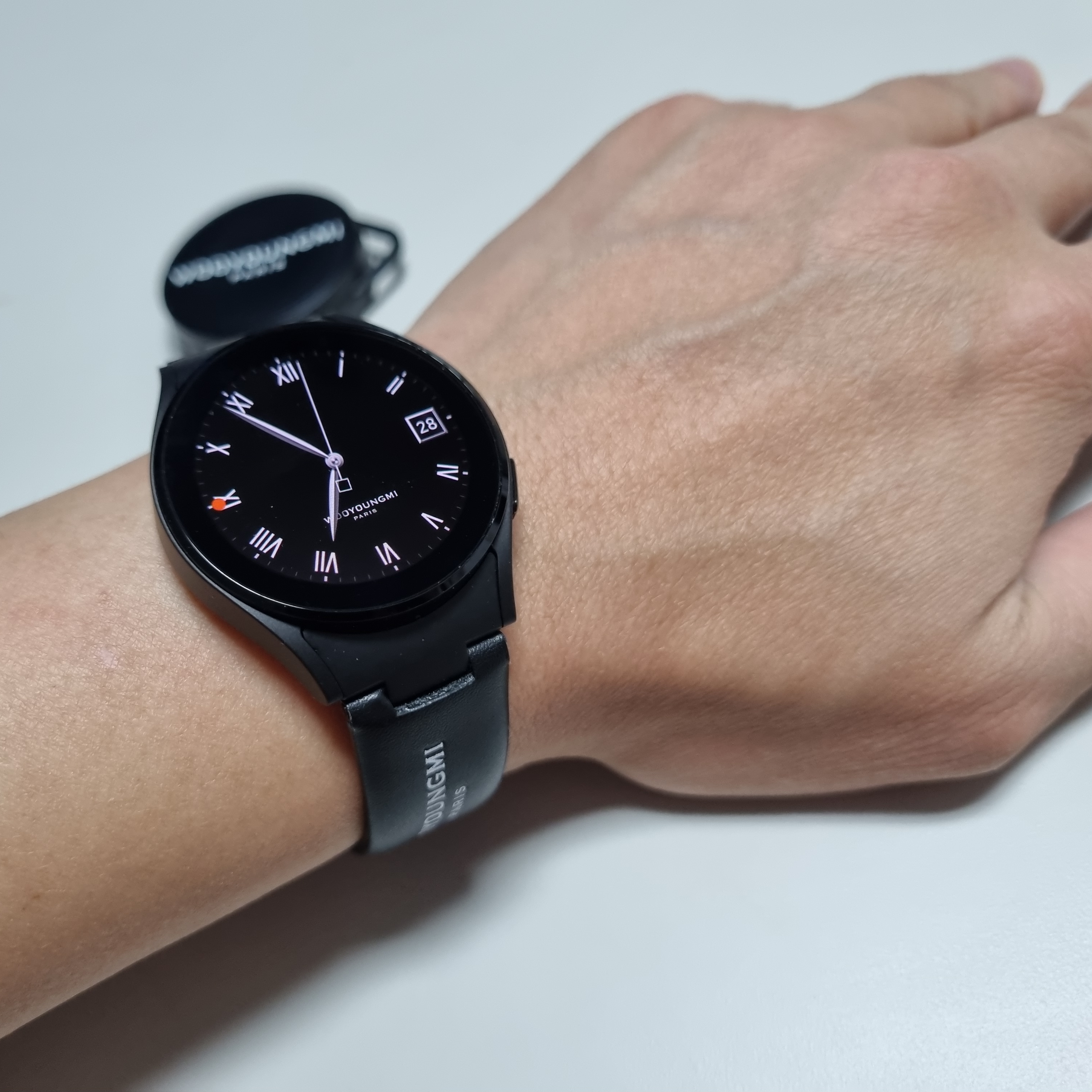 Samsung Galaxy Watch4 40mm Wooyoungmi Edition (Korean Ver.) 착용 스타일 - 4