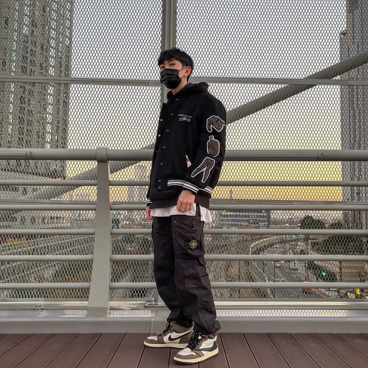 Stussy x CDG Varsity Jacket, Stone Island 30203 Cargo Pants 5 Pockets Black - 21SS 착용 스타일