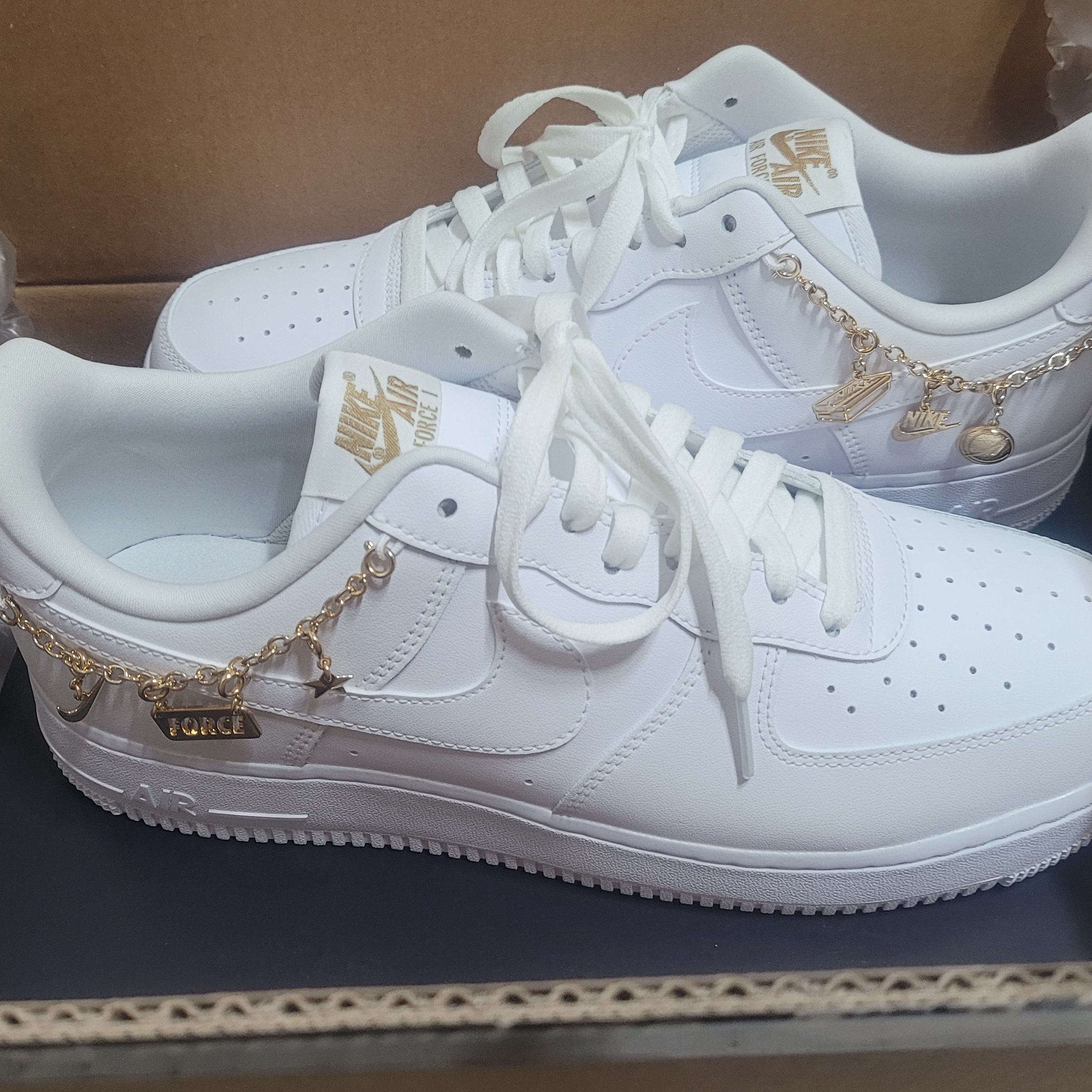 (W) Nike Air Force 1 '07 LX White Pendant 착용 스타일