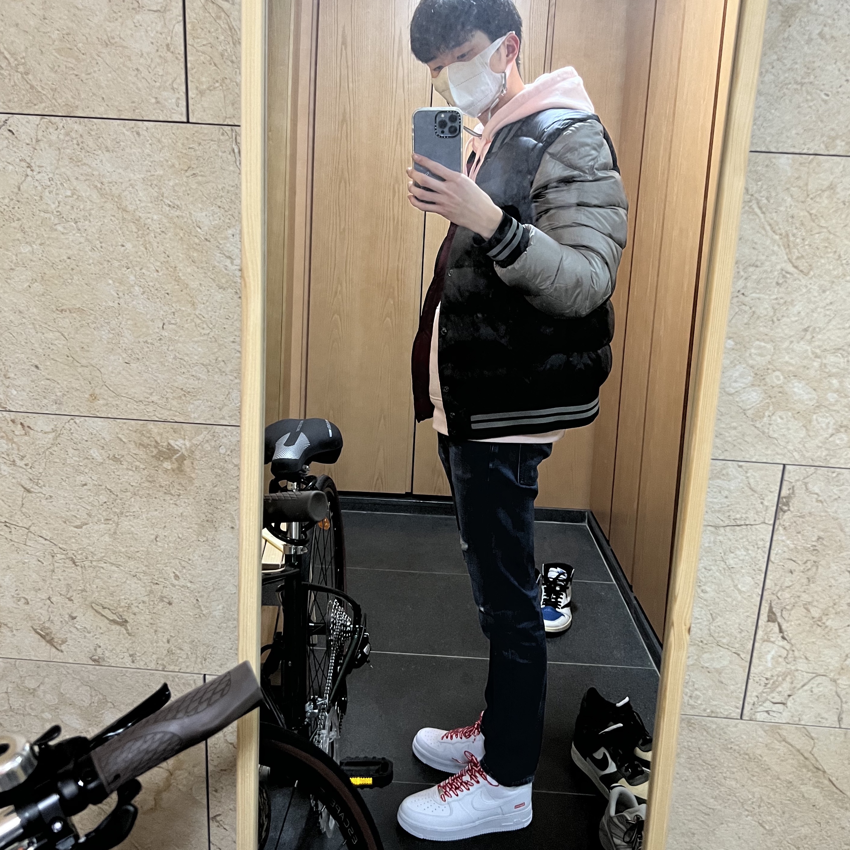 Nike x Supreme Air Force 1 Low White 착용 스타일 - 5