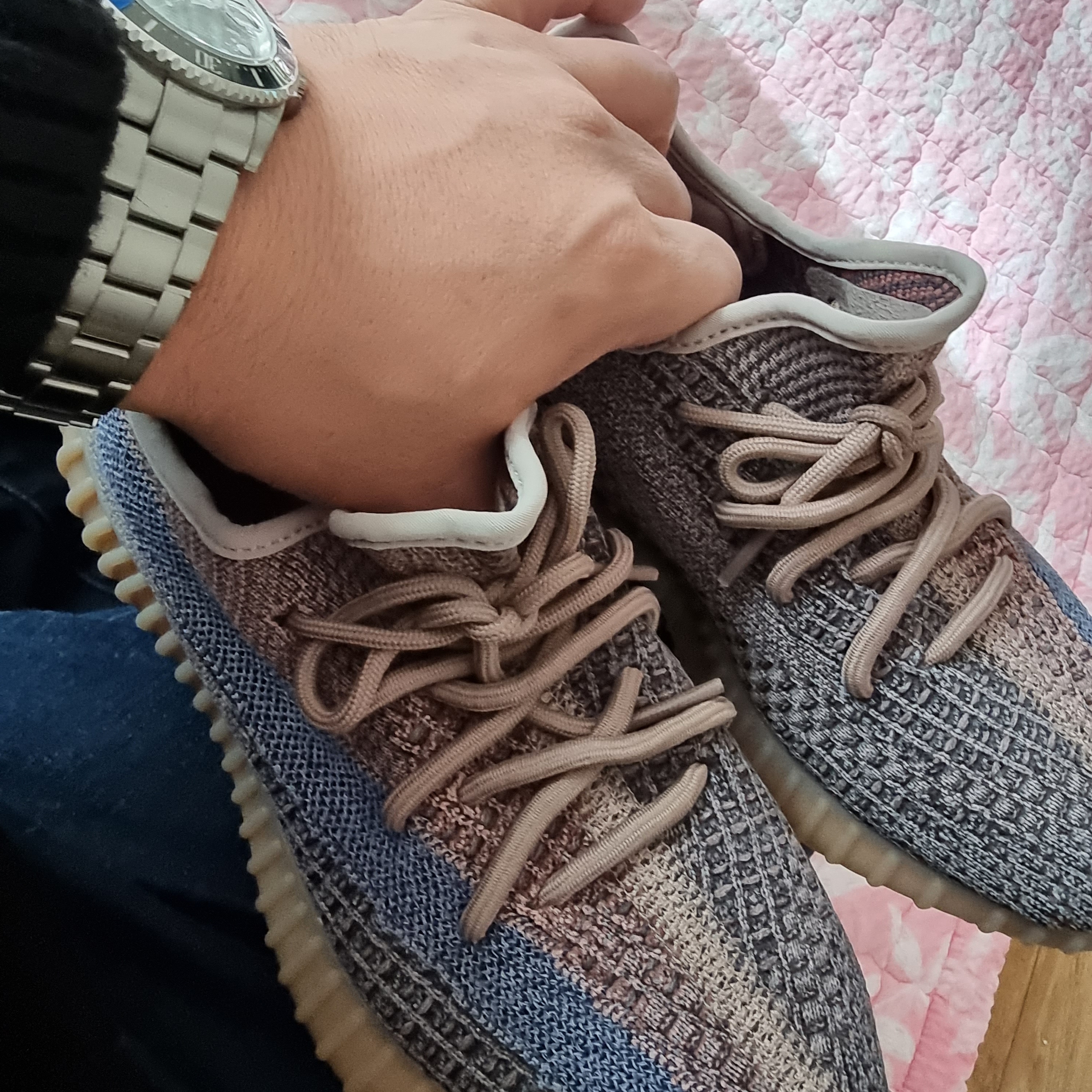 Adidas Yeezy Boost 350 V2 Fade 착용 스타일 - 2
