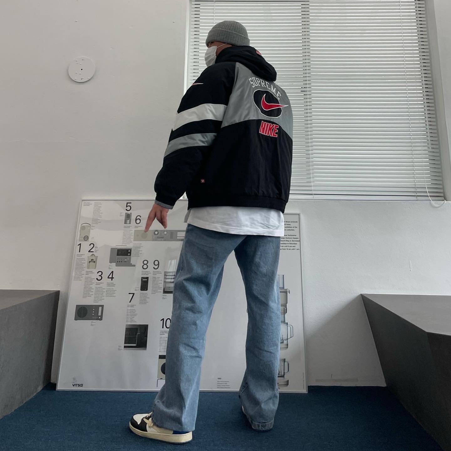 Supreme x Nike Hooded Sport Jacket Silver - 19SS, Jordan 1 x Travis Scott x Fragment Retro Low OG SP Military Blue 착용 스타일 - 3