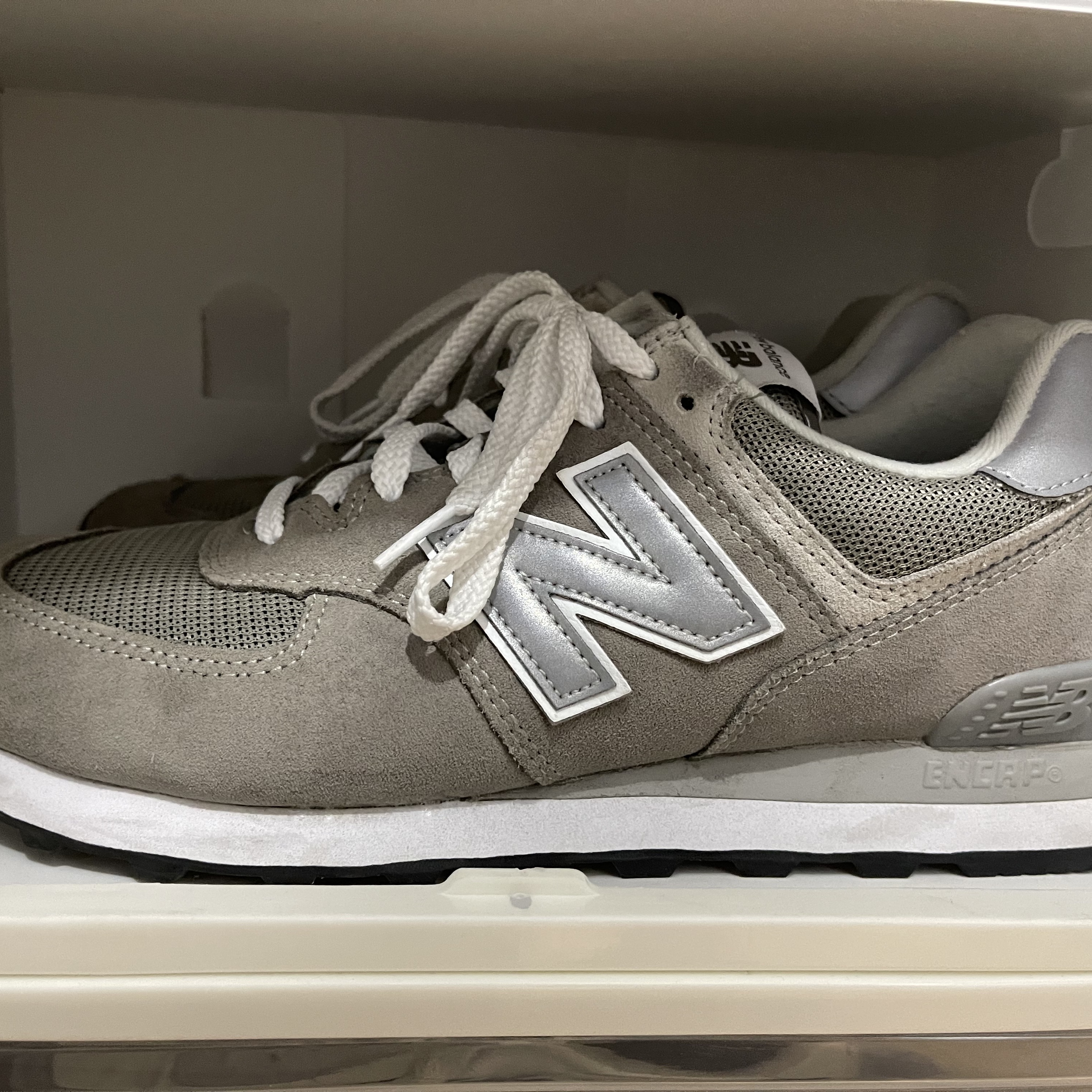 New Balance 574 Grey - D Standard 착용 스타일 - 1